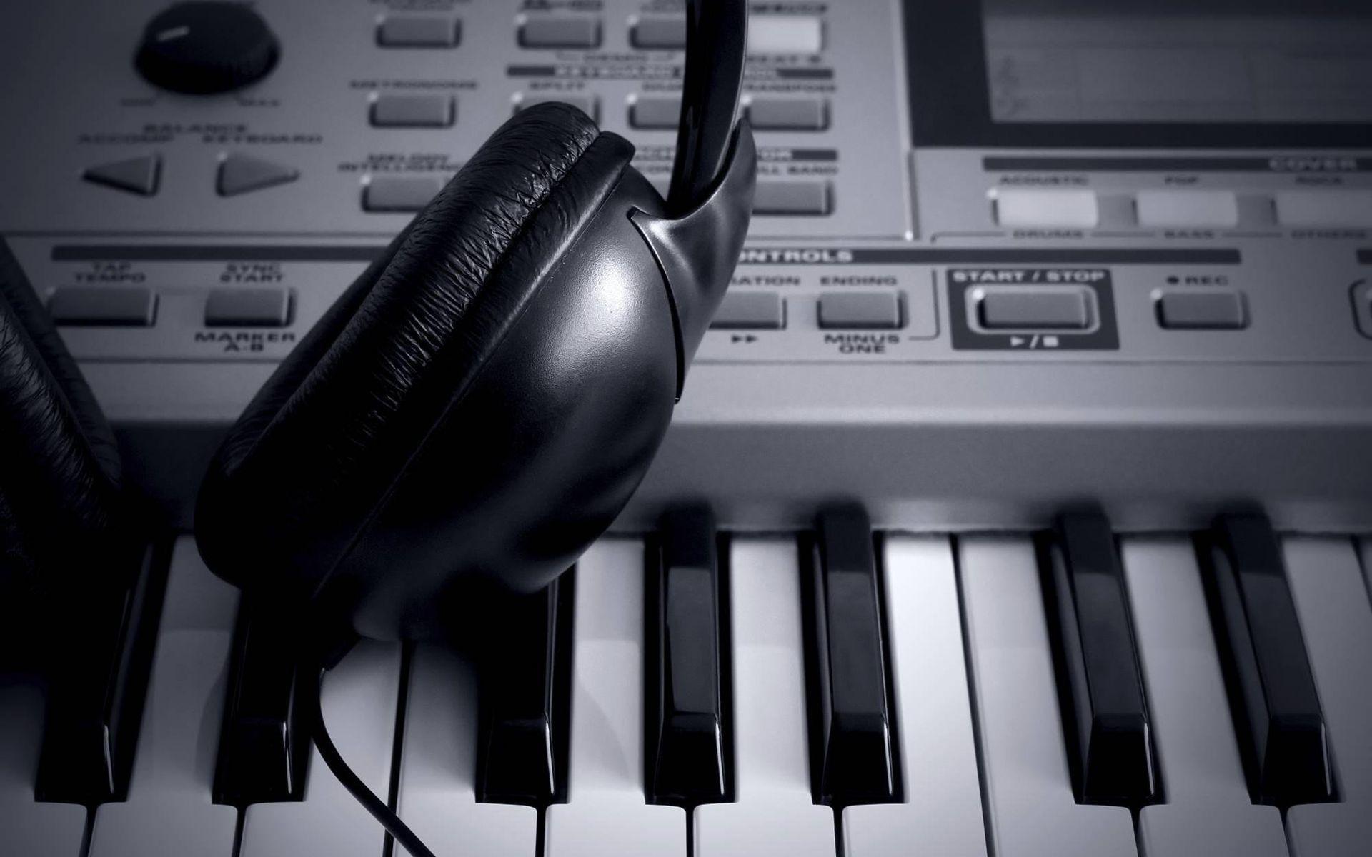 1920x1200 free black white abstract desktop wallpaper downloads music
