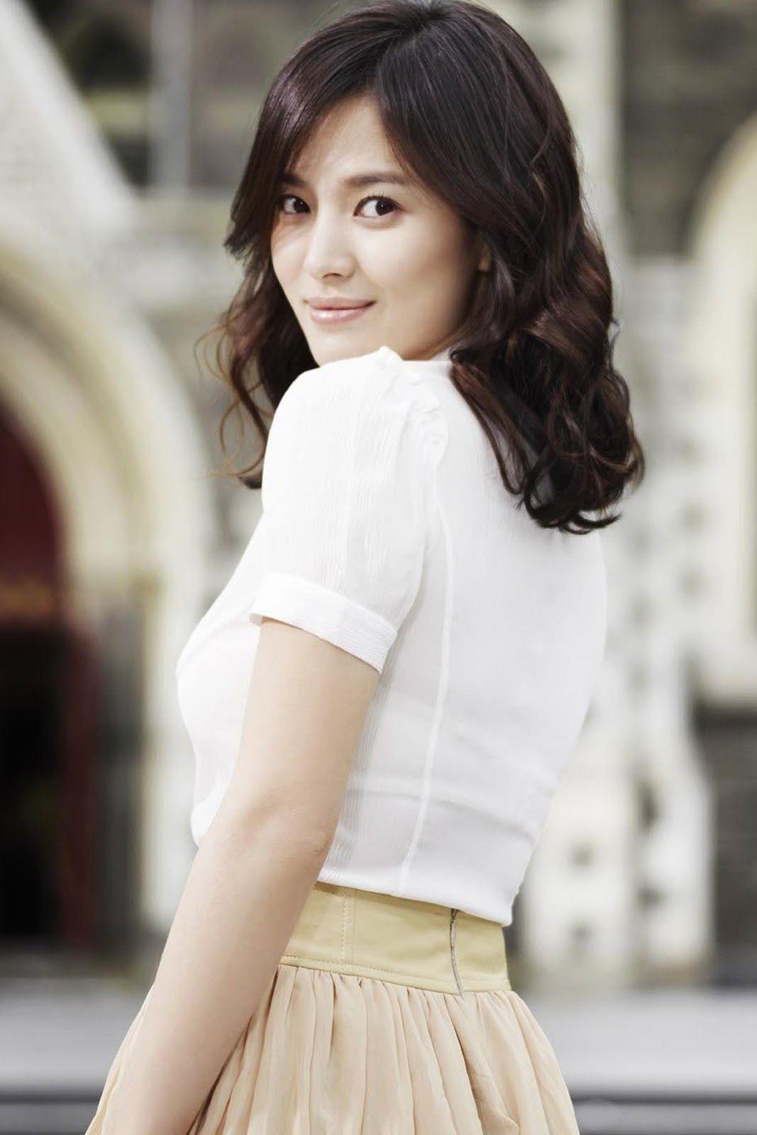 1067x1600 Song Hye Kyo Wallpaper