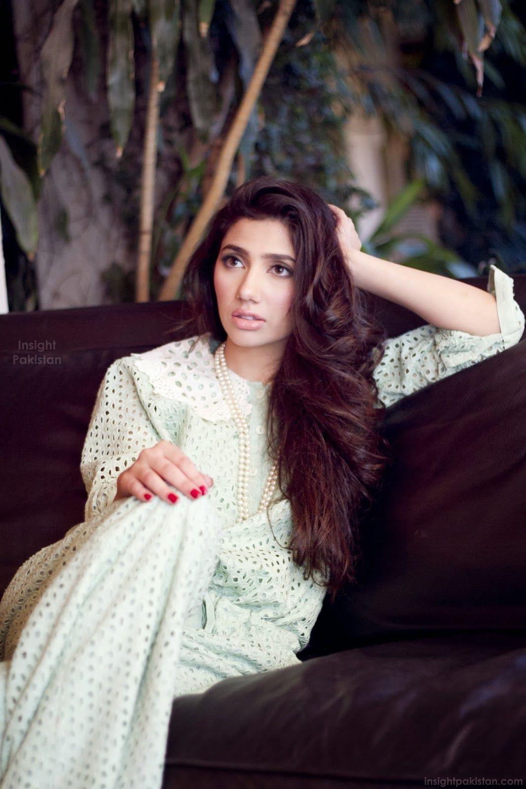1066x1600 Mahira Khan Wallpaper