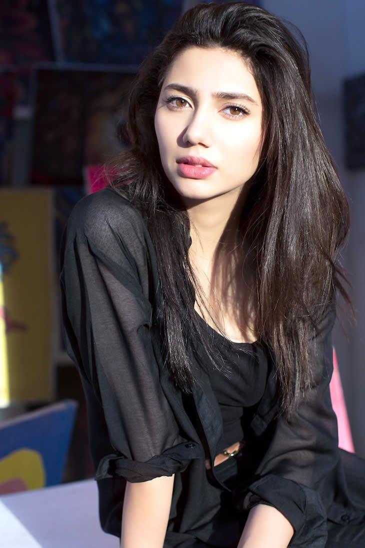 730x1095 Mahira Khan Hot Photo Instagram Image Husband & More