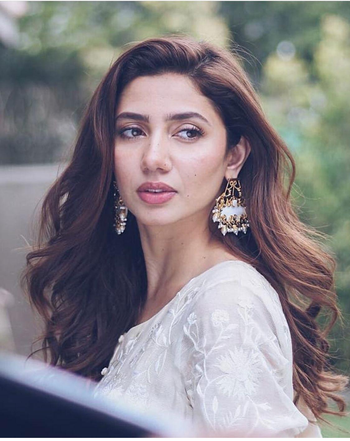 Mahira Khan Wallpapers Top Free Mahira Khan Backgrounds WallpaperAccess