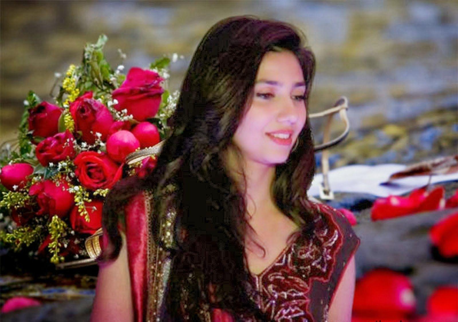 1600x1127 Mahira Khan Desktop Wallpaper
