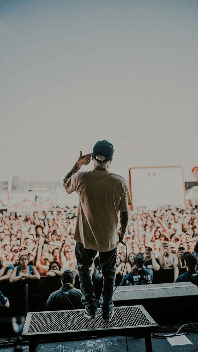 750x1334 My current wallpaper, thought some of you guys might like it