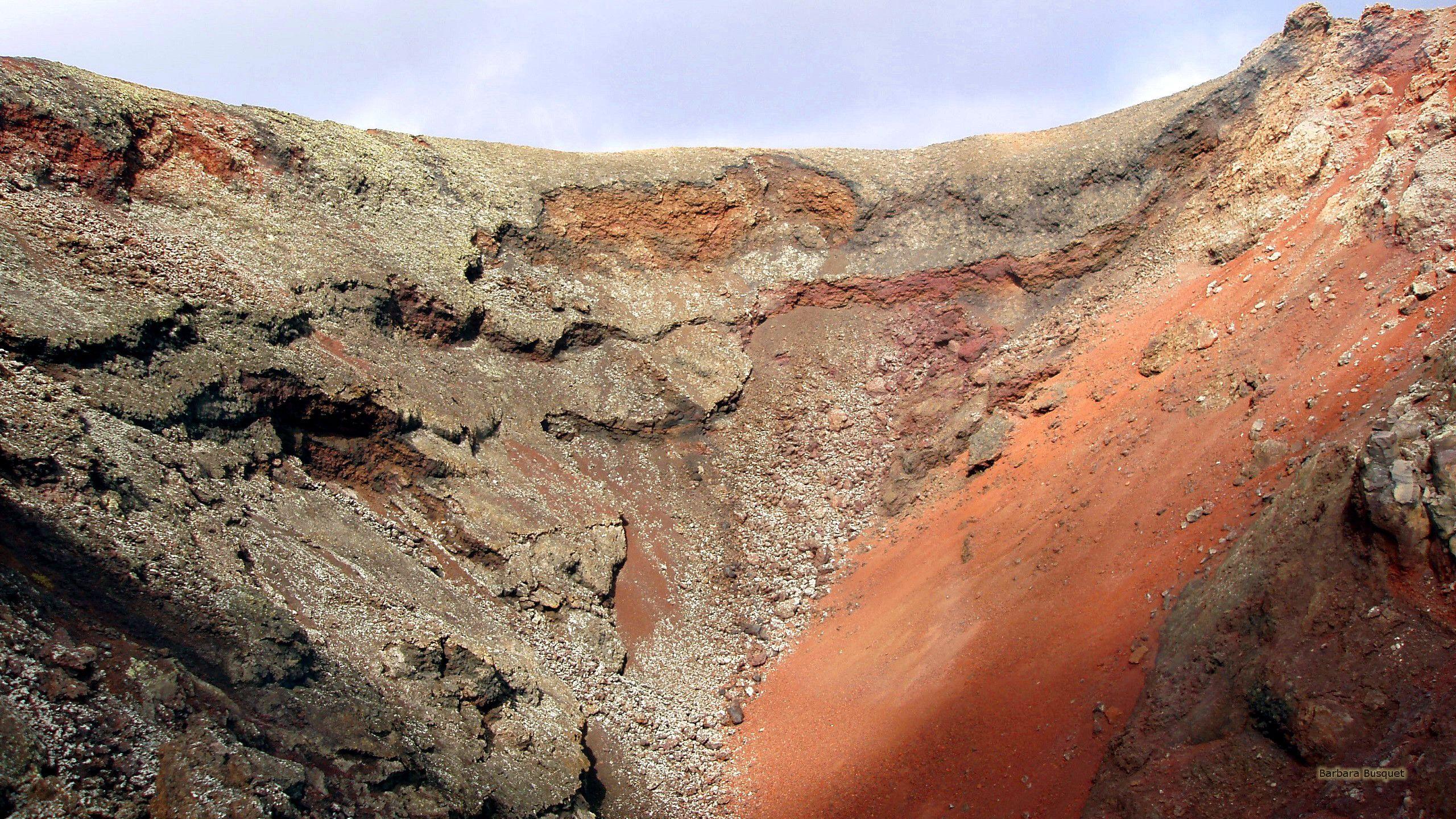 2560x1440 Lava landscape on Lanzarote HD Wallpaper