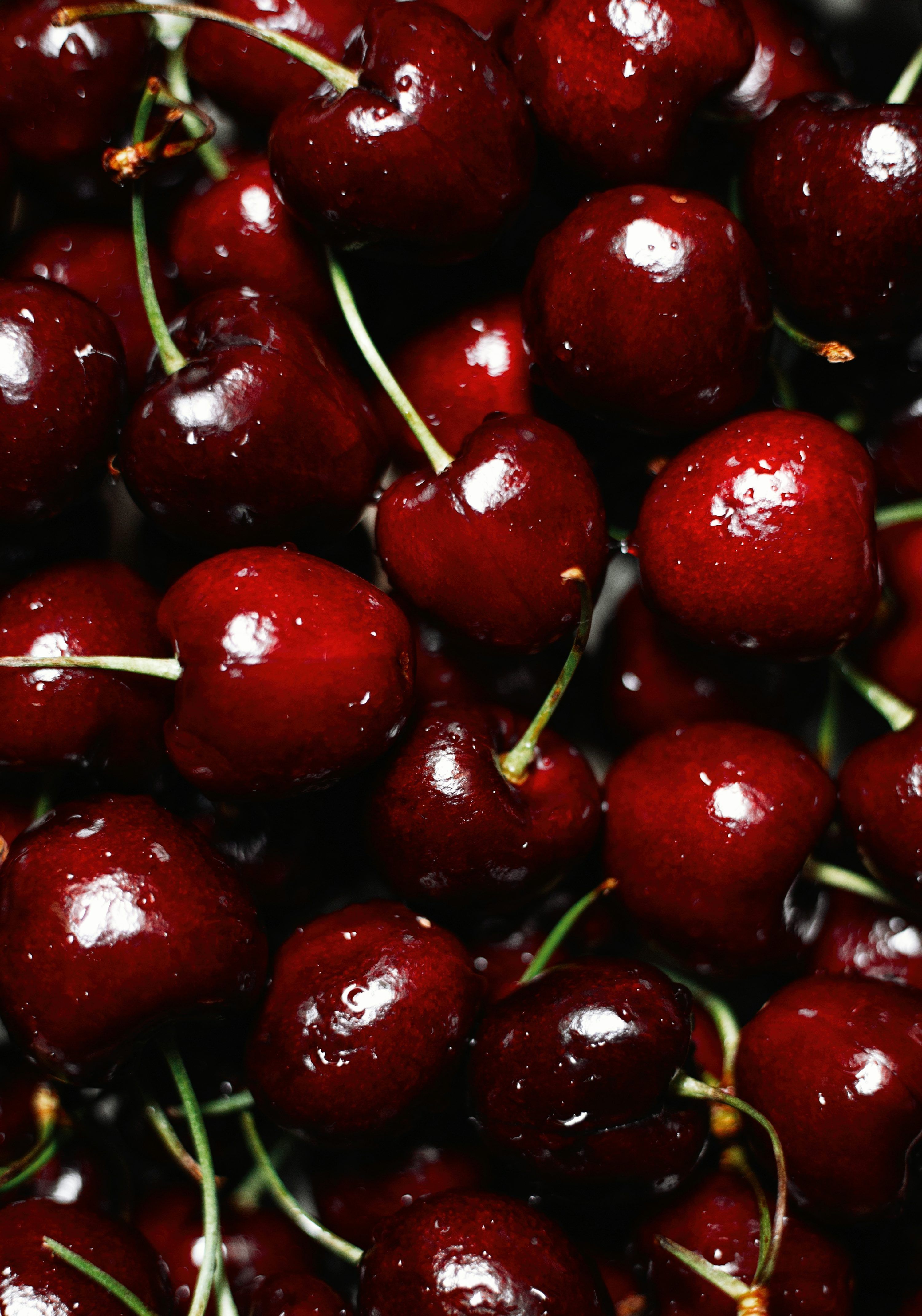 3000x4282 Red cherry fruit in close up photography photo