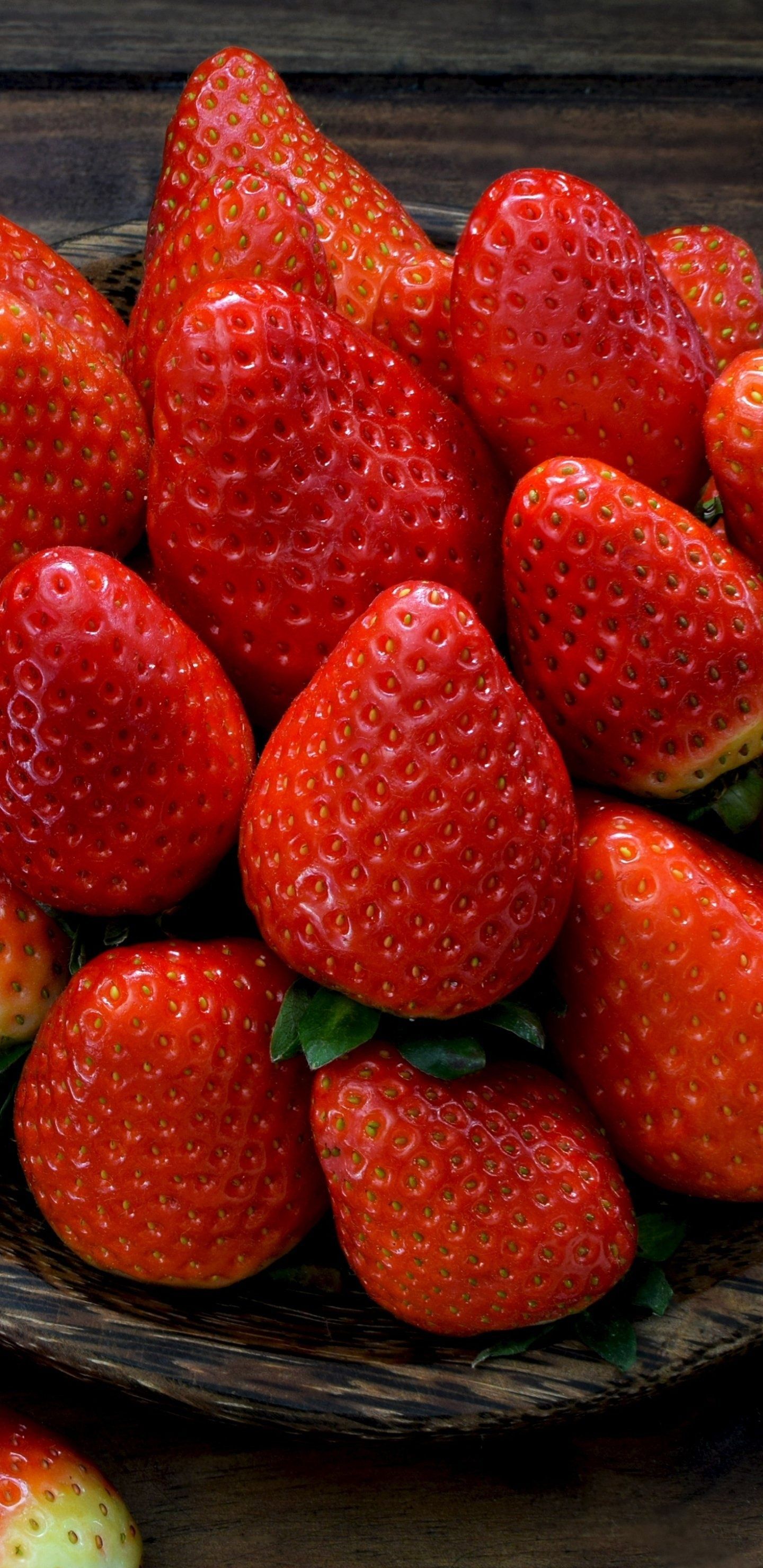 1440x2960 Strawberry Wallpaper