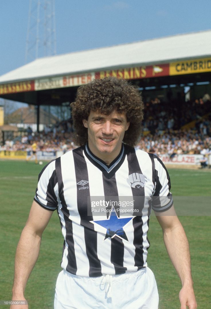 736x1076 Kevin Keegan of Newcastle United before the Football League Division