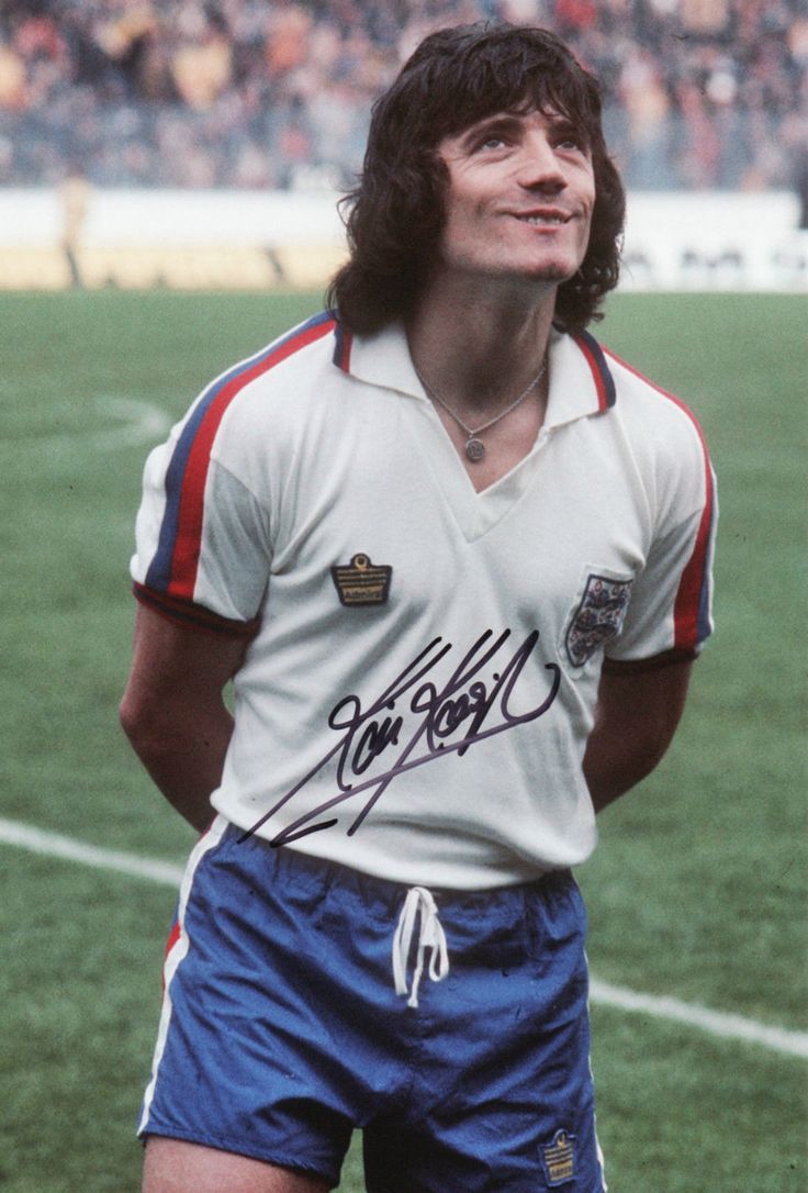 736x1086 Kevin Keegan England 1977