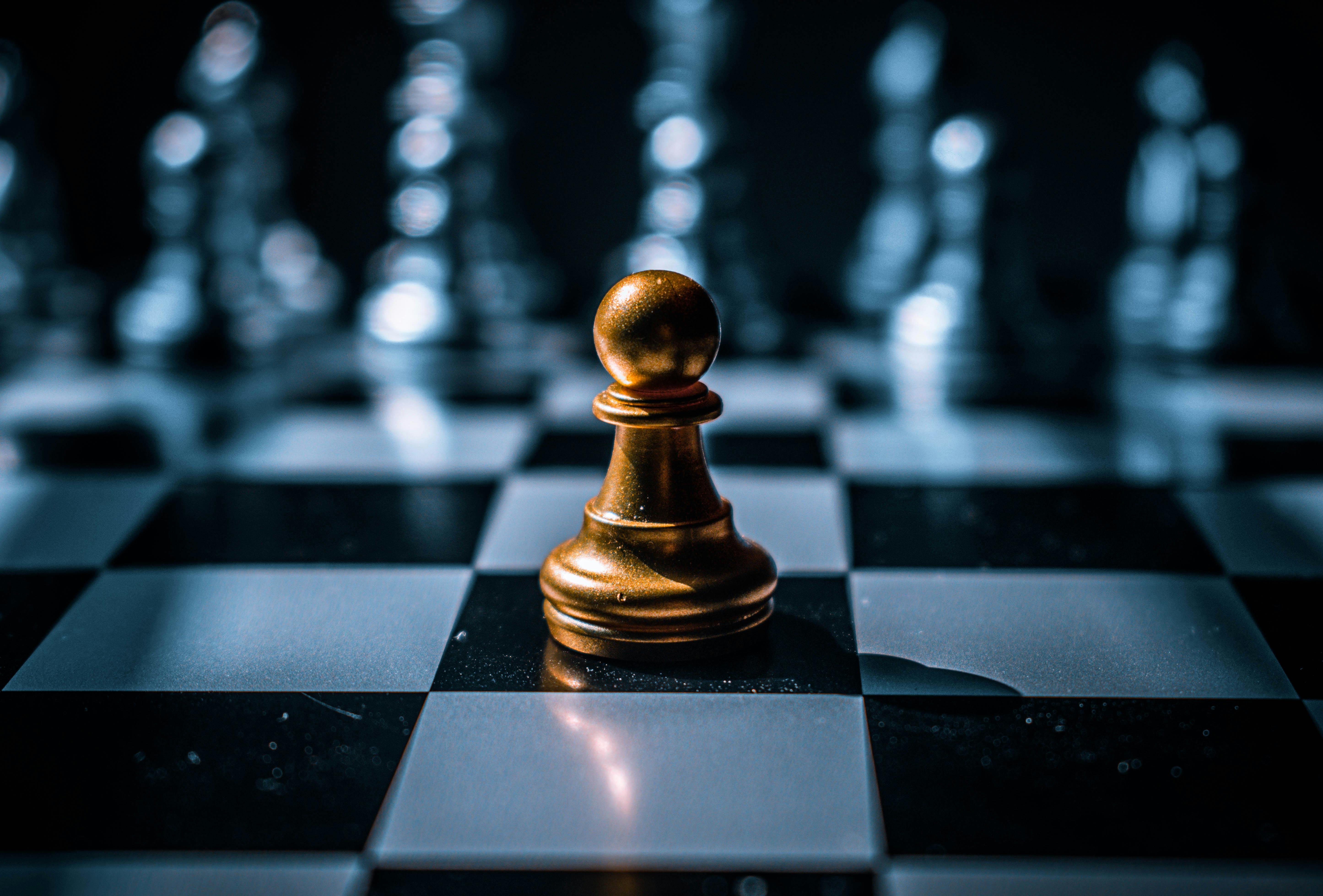 5782x3916 Black And White Photo Of A Chess Piece · Free