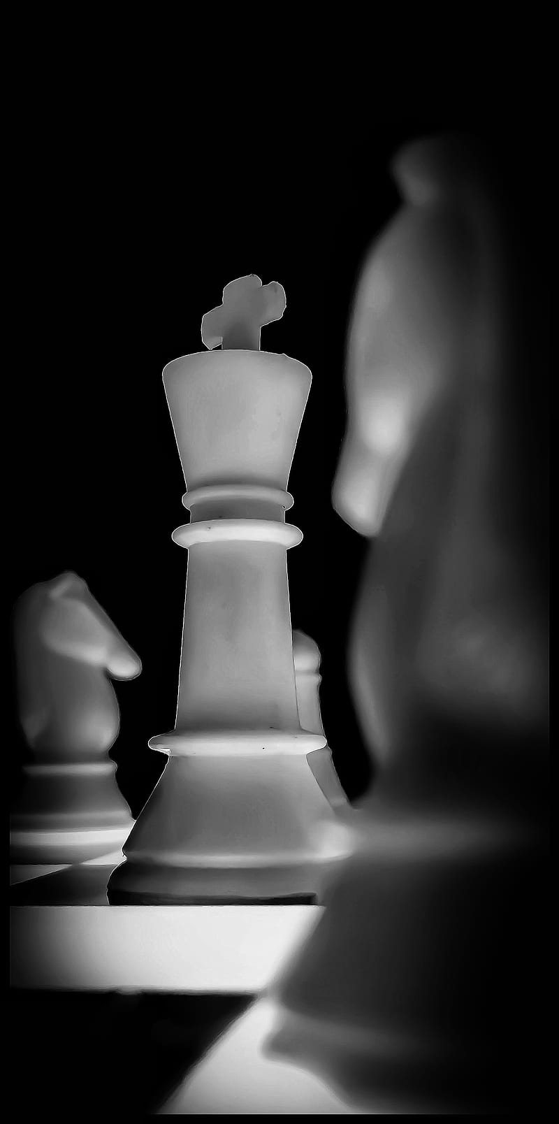 800x1608 Chess, board, chess board, coins, game, king, mind, pawns, queen, soldiers, HD wallpaper