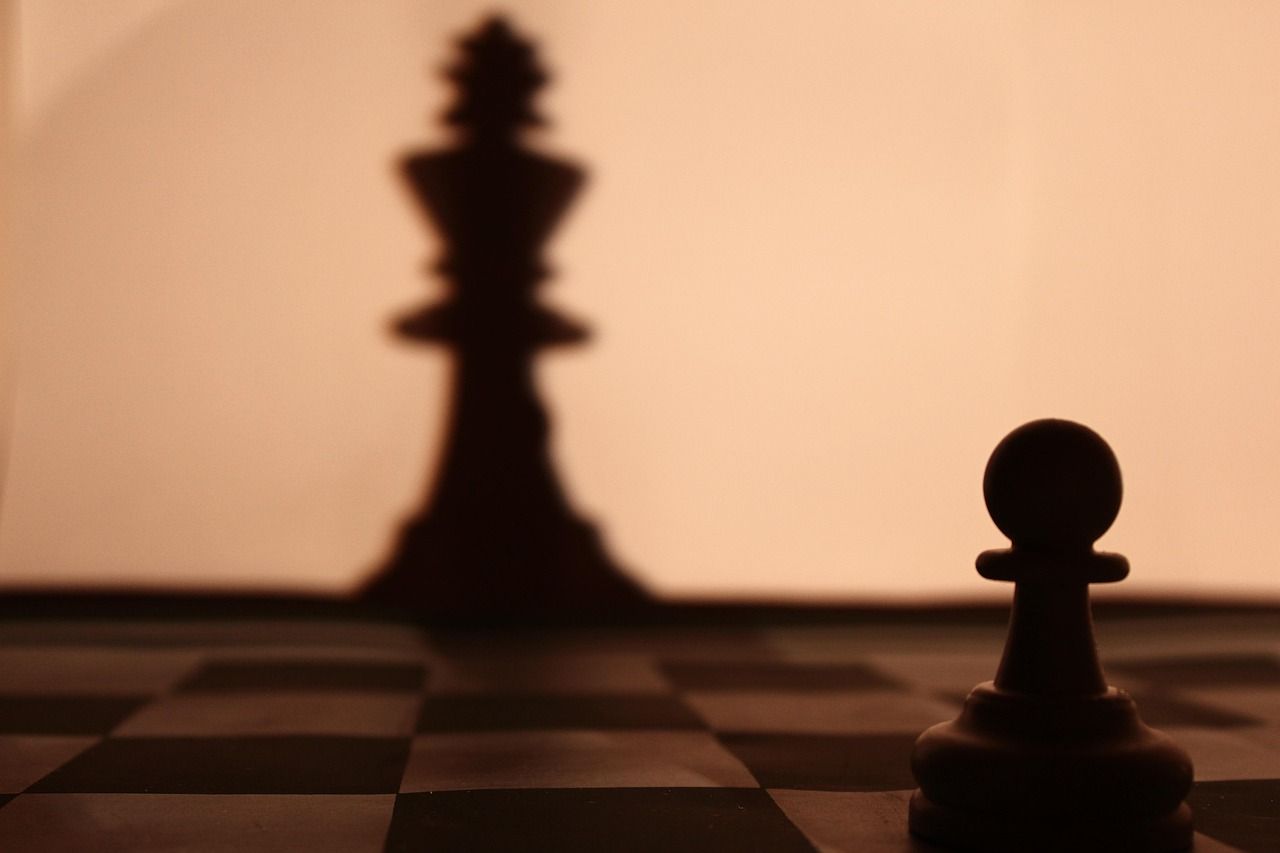 1280x853 Chess Pawn Shadow