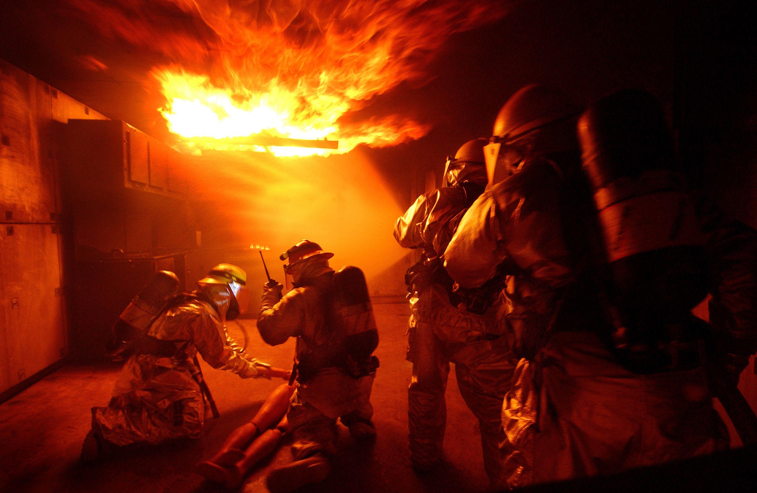 3000x1955 HD Firefighter Wallpaper
