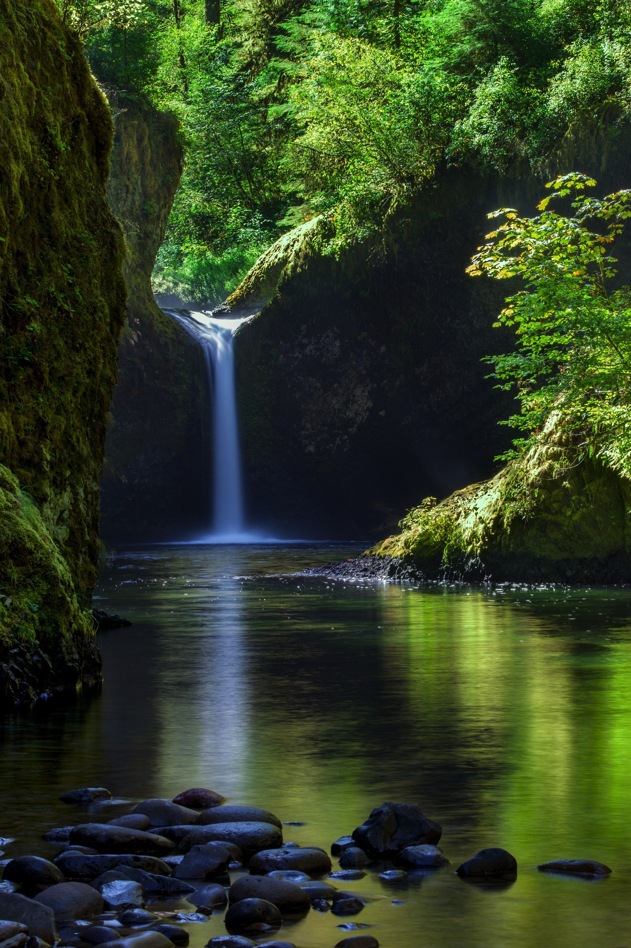 2133x3200 Punchbowl Falls Wall Mural