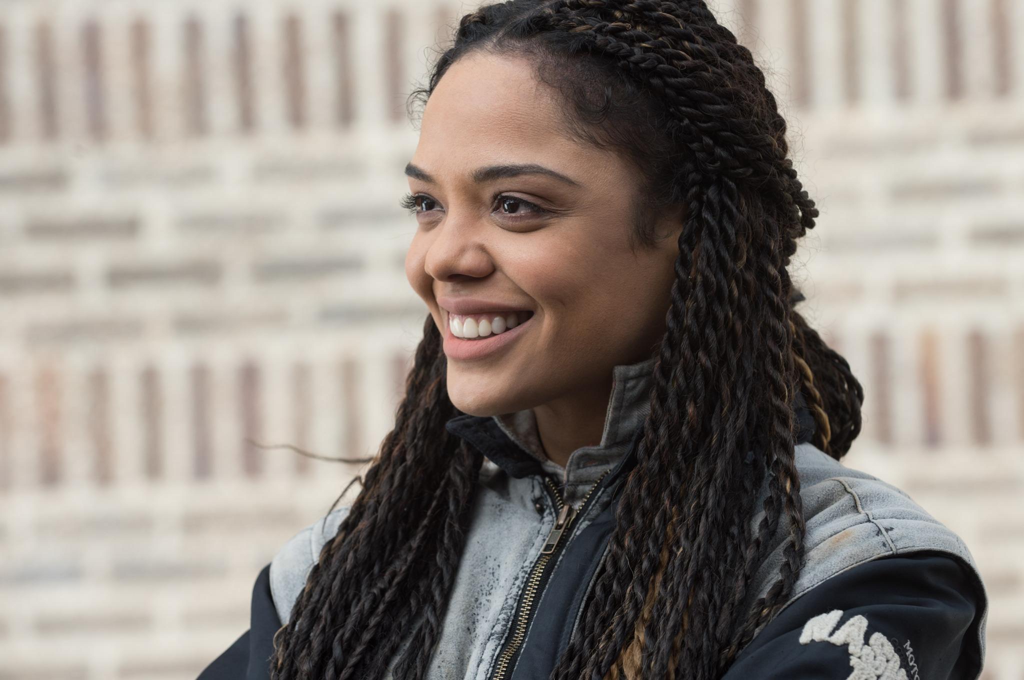 2048x1360 Tessa Thompson Wallpaper