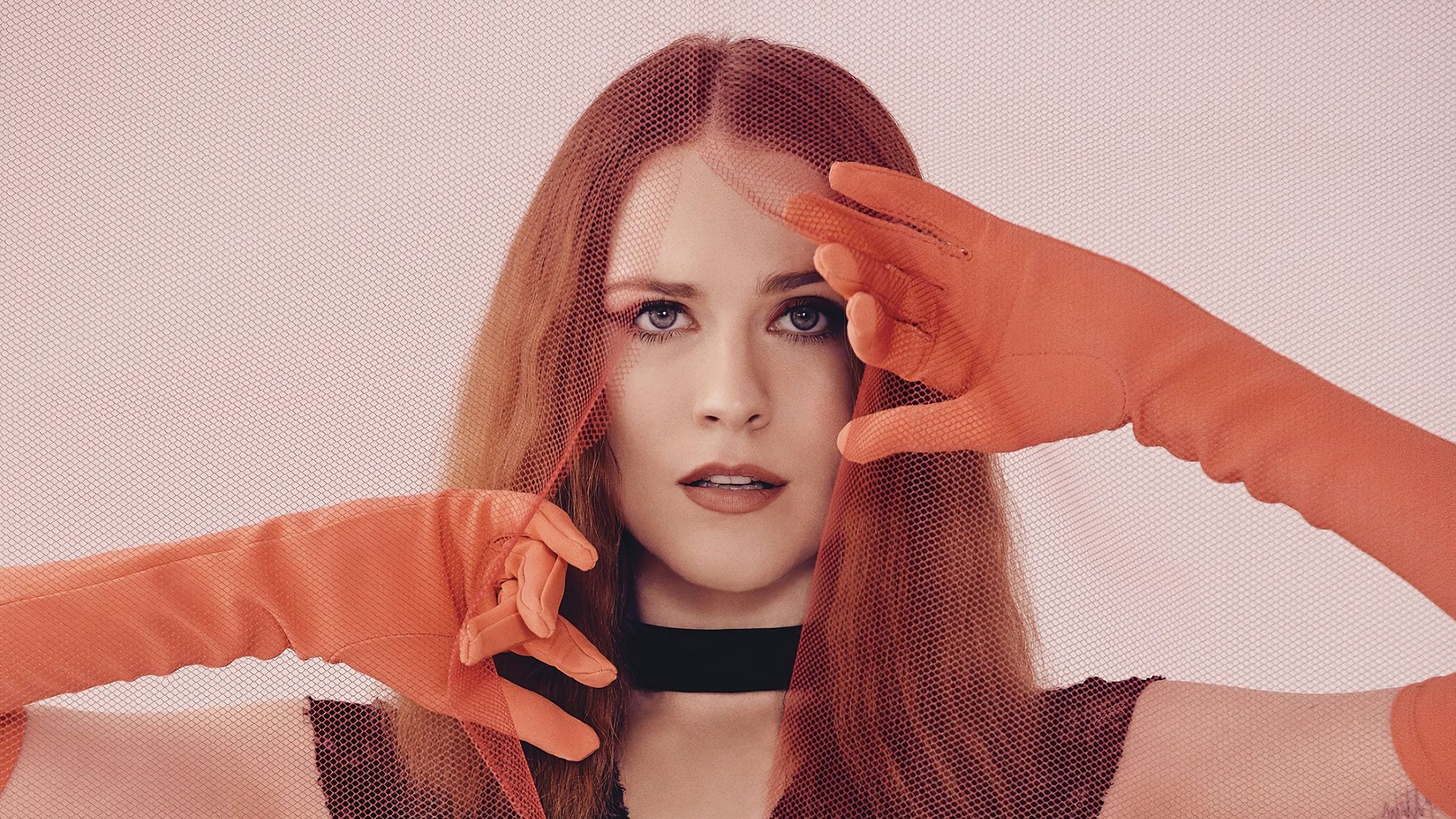 2400x1350 Wallpaper look, girl, face, makeup, gloves, Rachel Brosnahan for mobile and desktop, section девушки, resolution 2400x1350