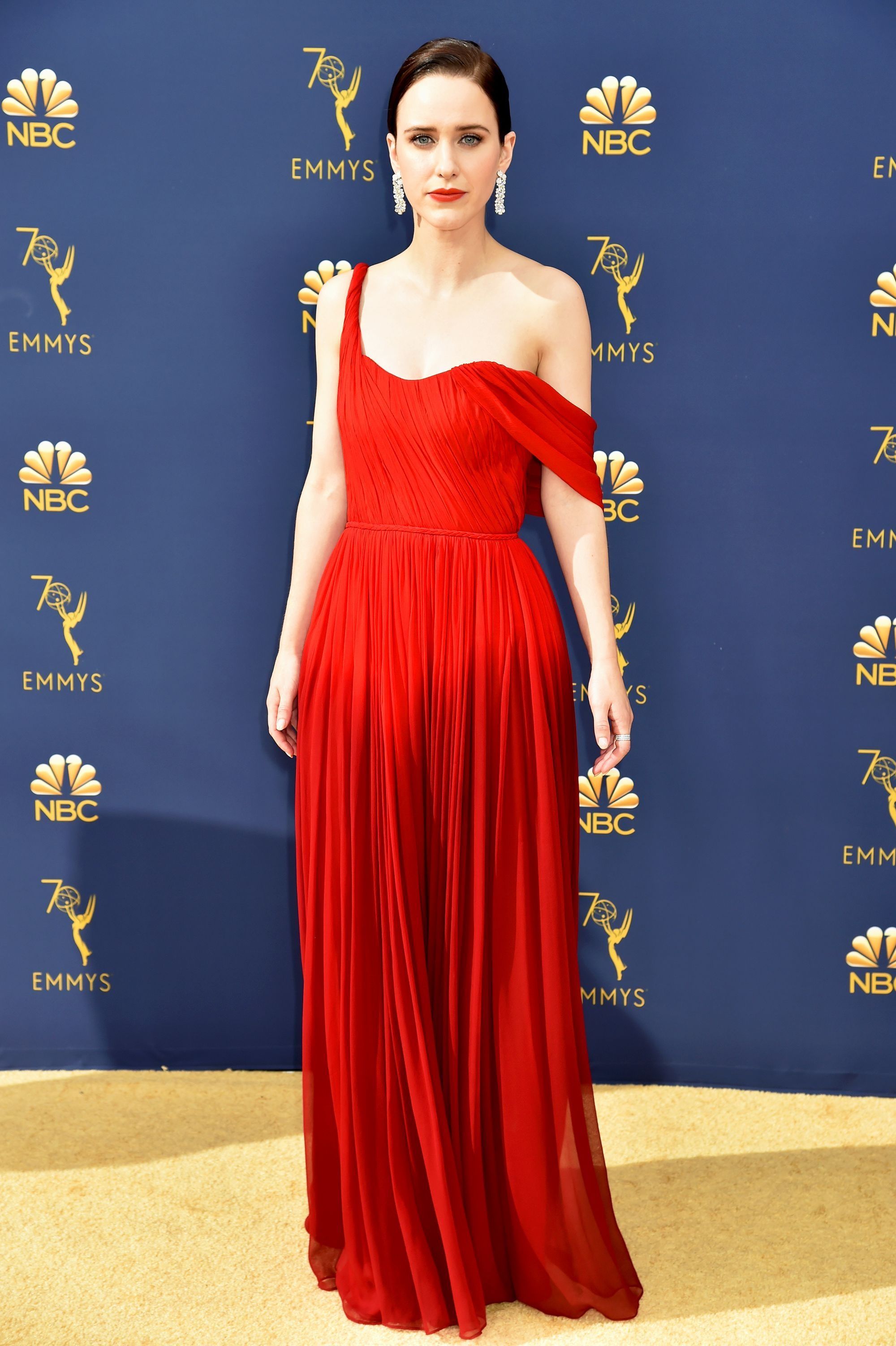 2000x3005 Rachel Brosnahan Wallpaper