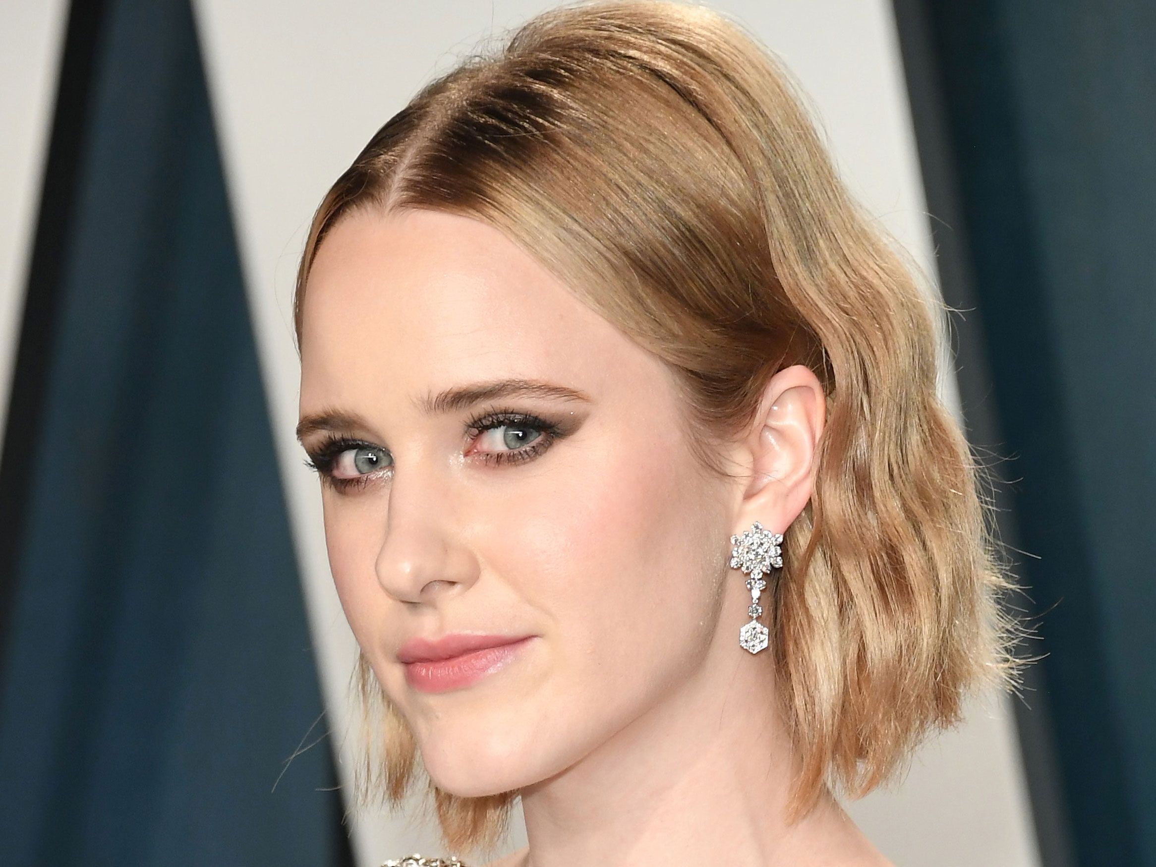 2332x1749 Rachel Brosnahan Revealed Her Best Tip for Filling in Brows