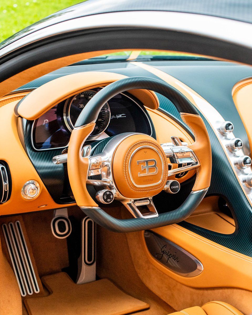 960x1200 Bugatti على X: The CHIRON Super Sport 'Guêpier' Features A Tailored Interior Aesthetic That Illuminates With Colours And Textures, Matching The Bee Eater Bird That It Is Named After. 'Terre D'Or' Alcantara Effortlessly