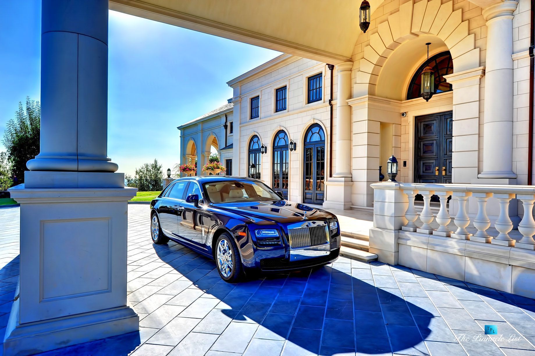 1839x1224 Luxury Defined