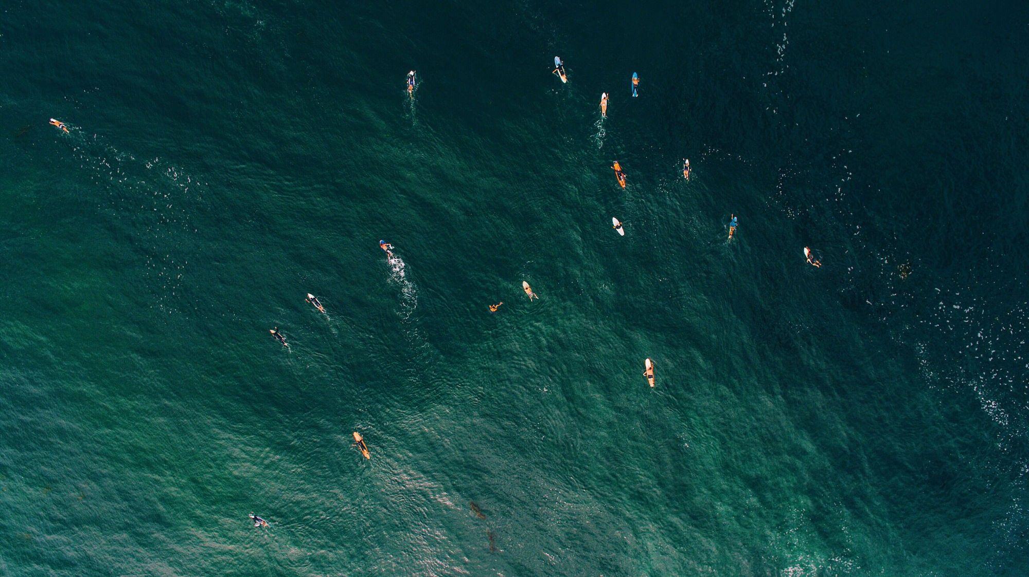 2000x1123 surfing wallpaper billabong