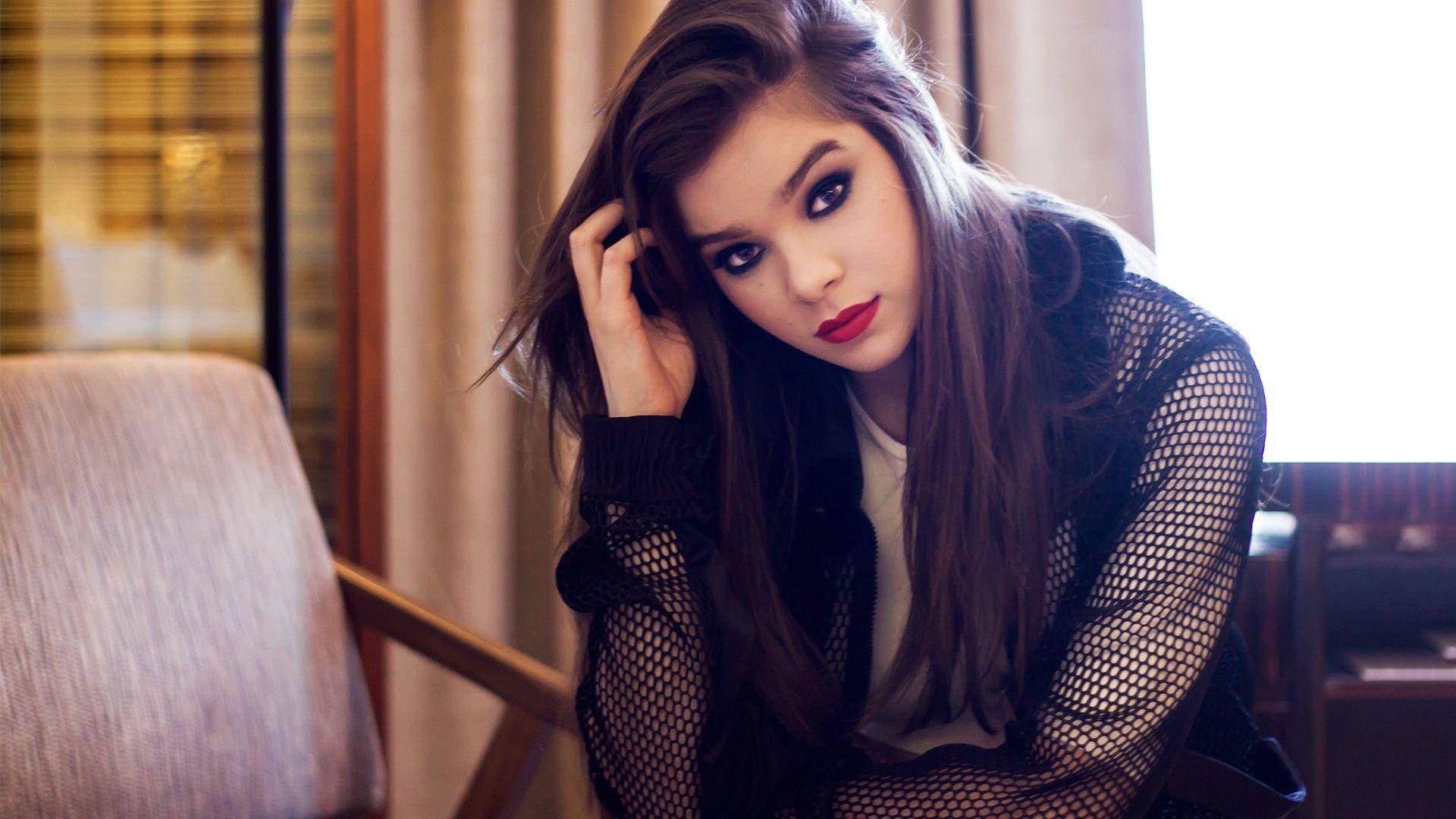 1920x1080 1920x1080 Hailee Steinfeld desktop background. Hailee