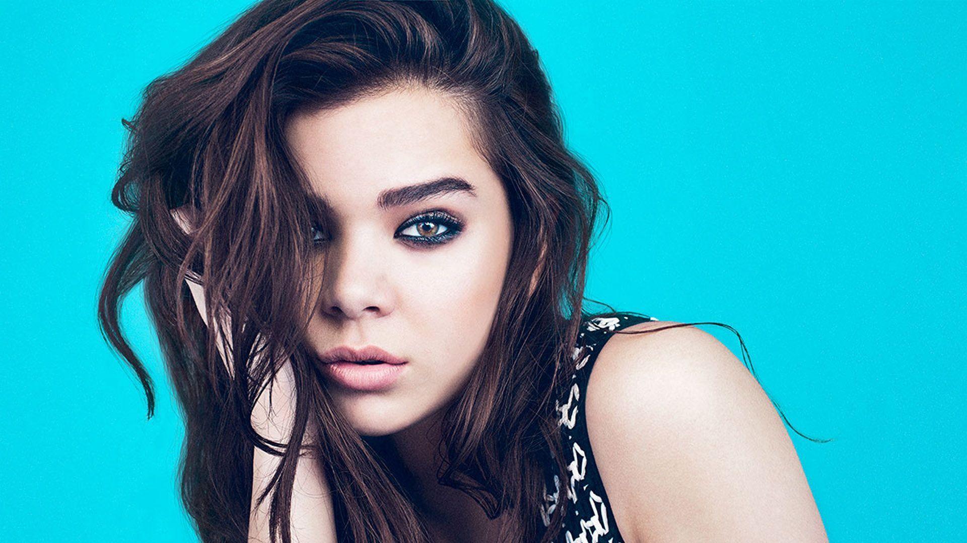 1920x1080 Hailee Steinfield Wallpaper