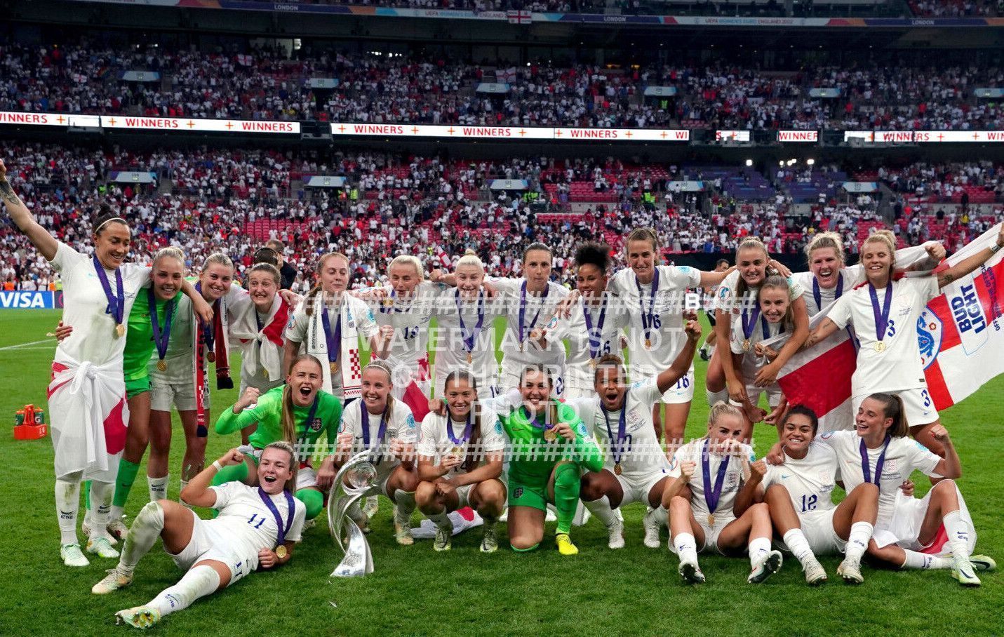 1431x908 CHAMPIONS ENGLAND LIONESSES EURO 2022 TROPHY PHOTO WOMEN WEMBLEY PRINT 2