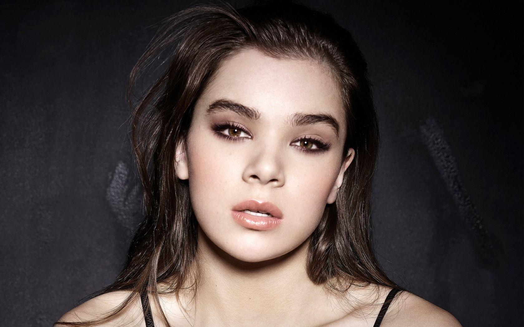1680x1050 HAILEE STEINFELD 4 HD Wallpaper. Fresh HD Wallpaper