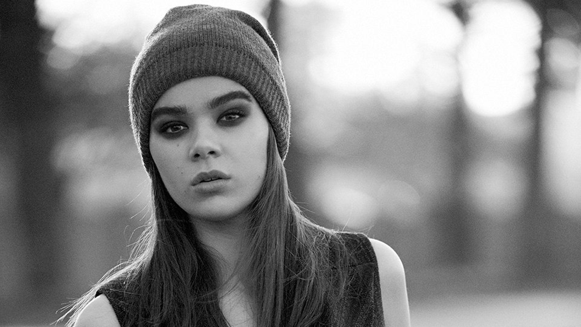 1920x1080 Hailee Steinfeld Desktop