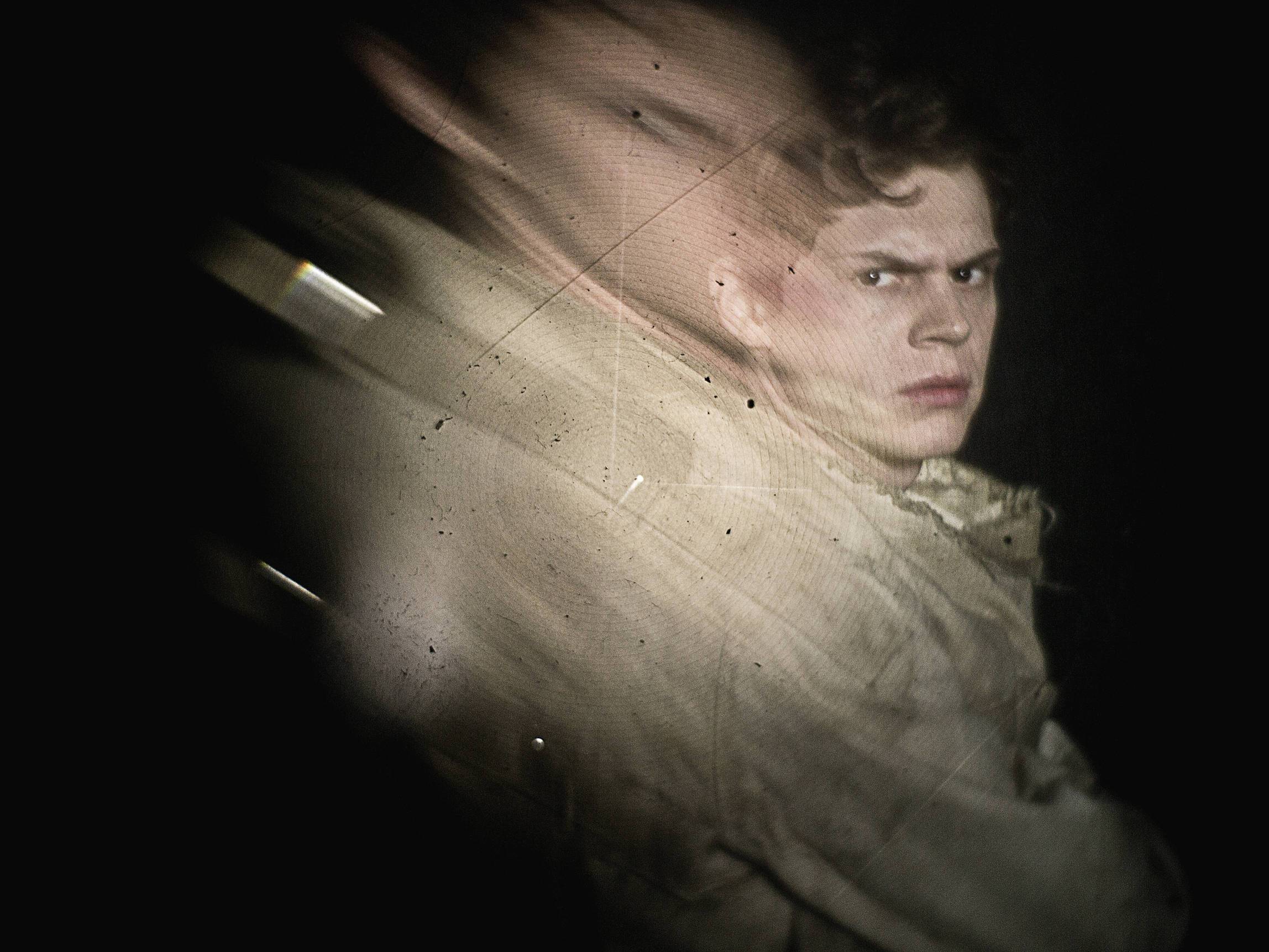 2296x1724 Evan Peters Wallpaper HD