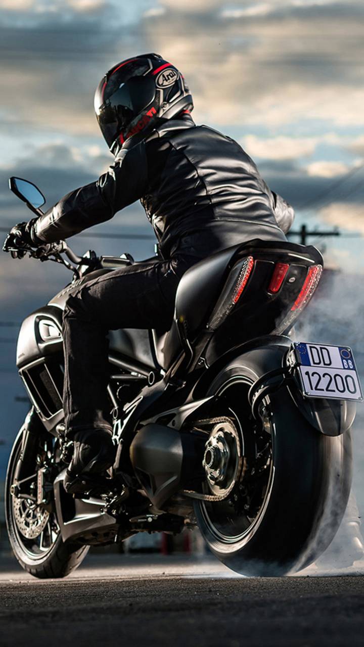 720x1280 Ducati Diavel wallpaper