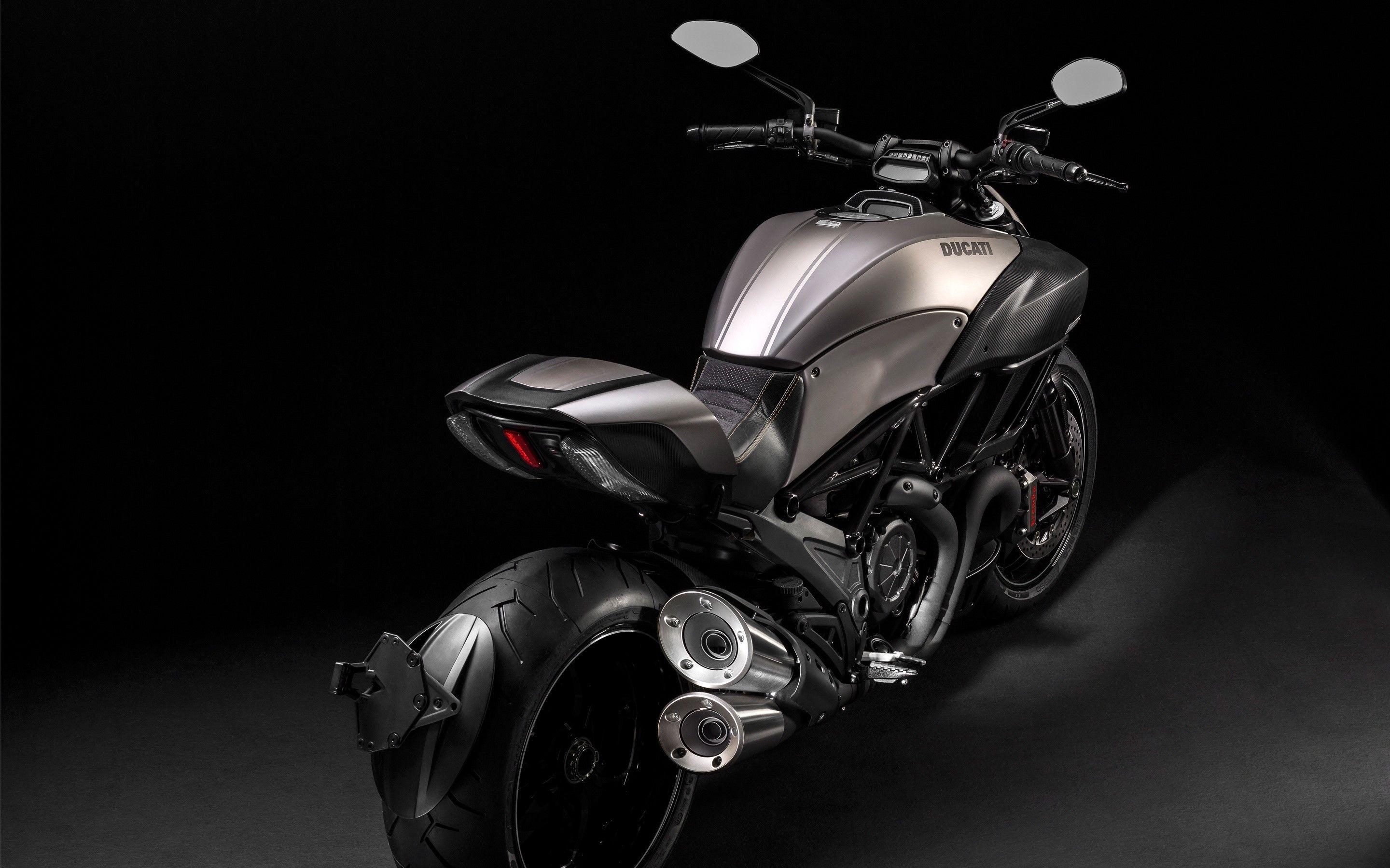 2880x1800 Ducati Diavel Titanium black Wallpaper