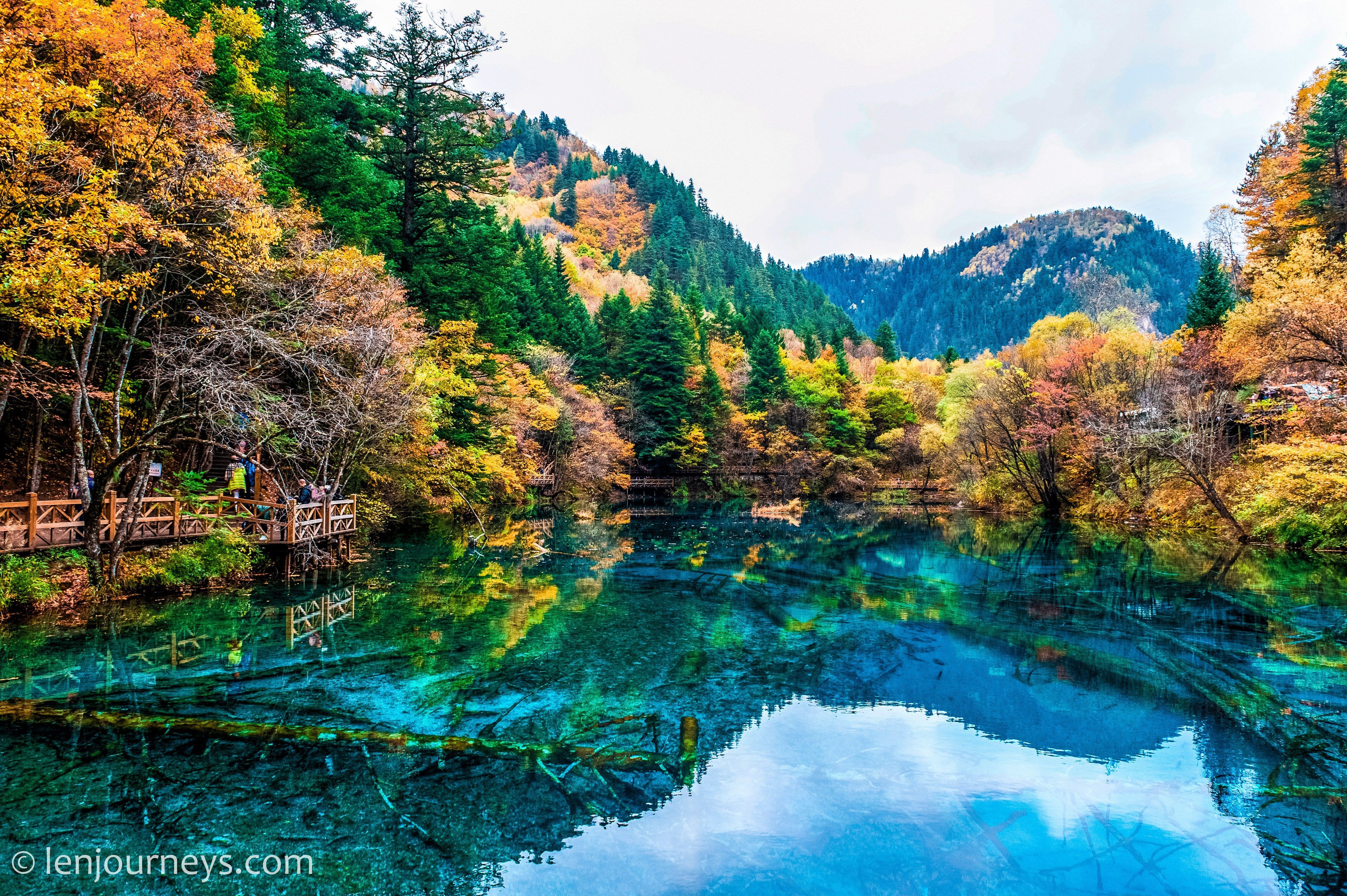 4256x2832 Jiuzhaigou: A Journey to the Mythical Valley