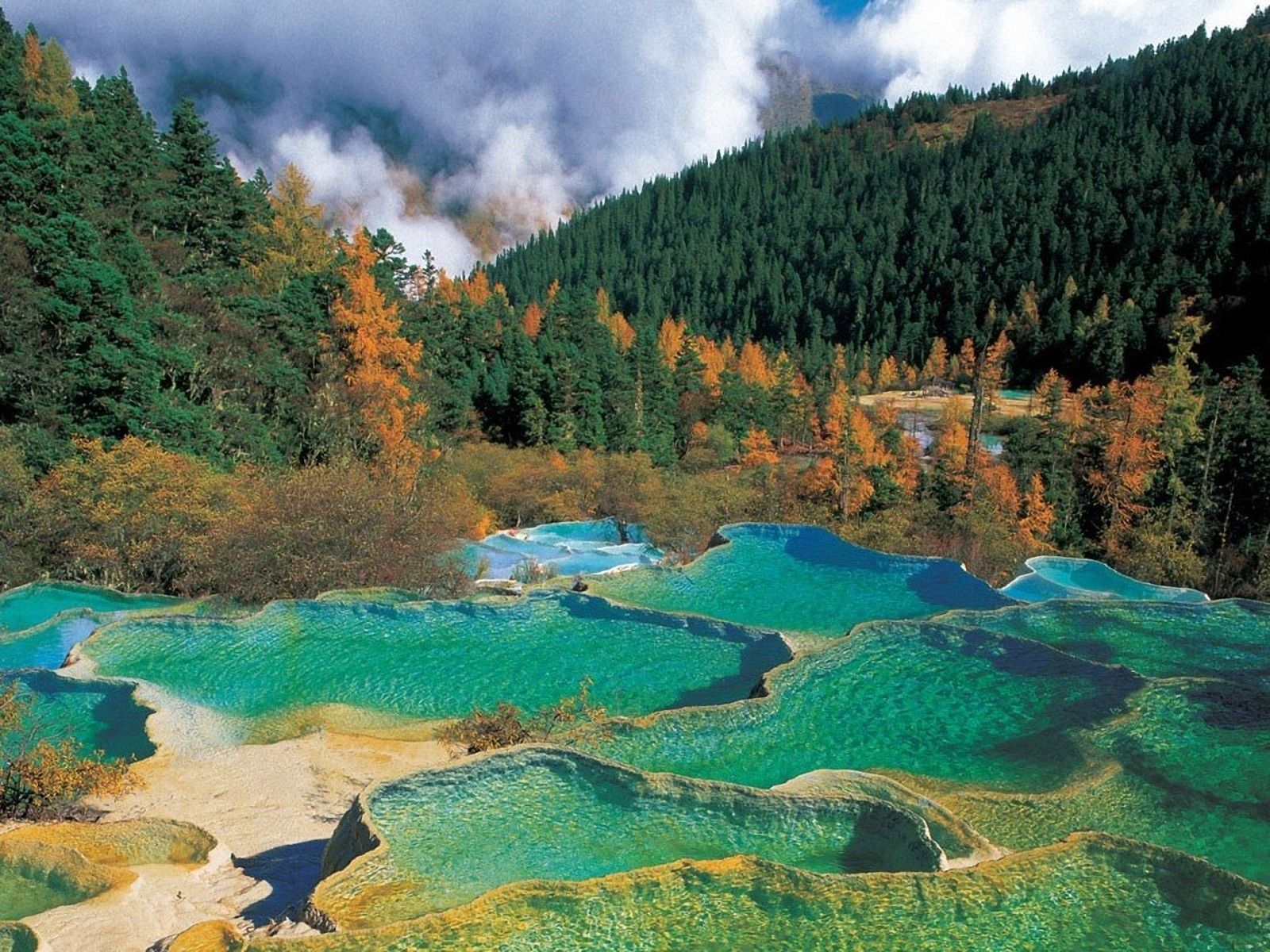 1600x1200 The Jiuzhaigou Valley (Sichuan) Golden Scope