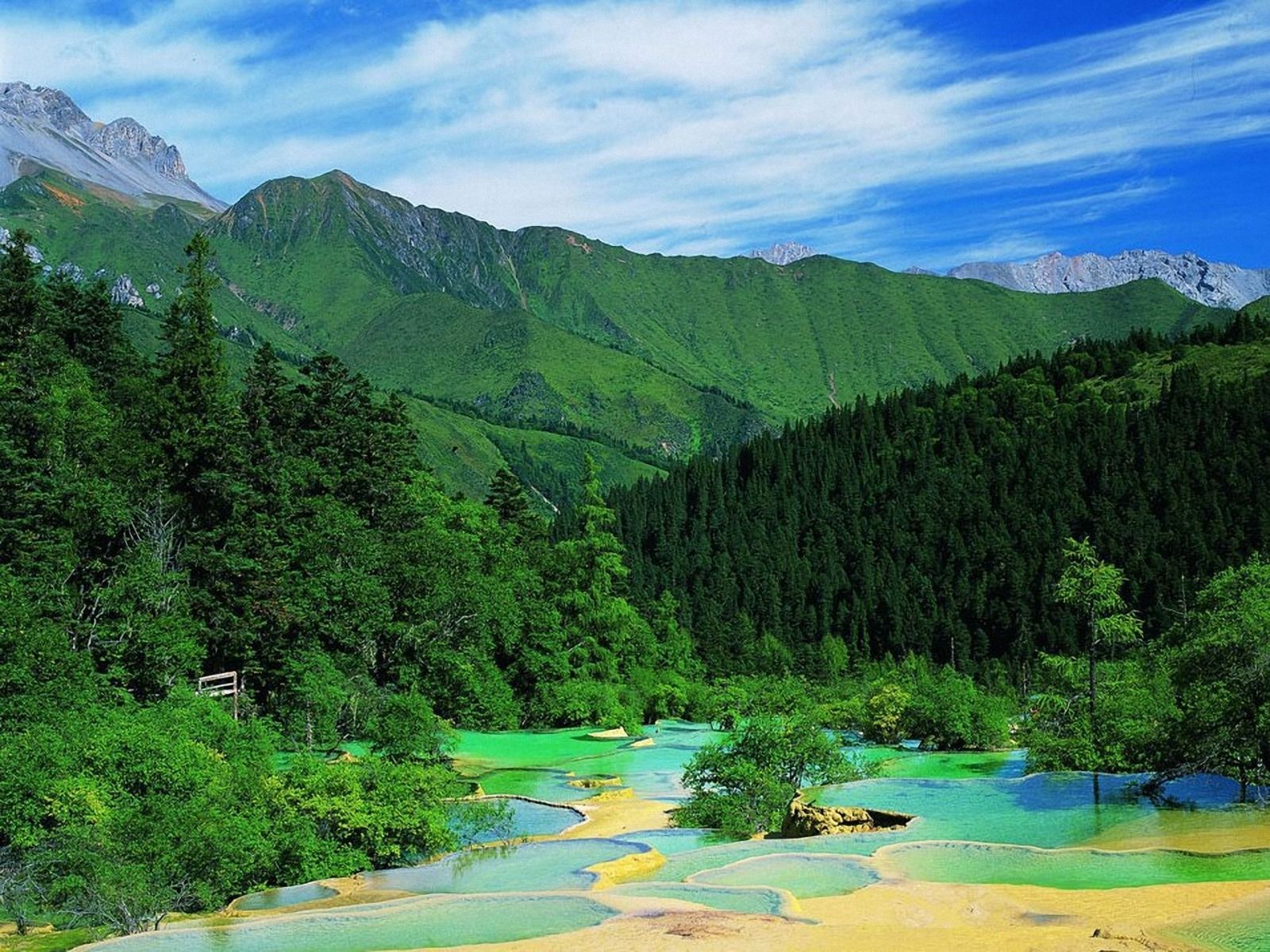 1600x1200 The Jiuzhaigou Valley (Sichuan) Golden Scope