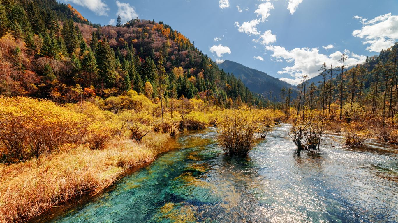 1366x768 Hotels near Jiuzhaigou Valley, Ngawa Deals on 51 Hotels
