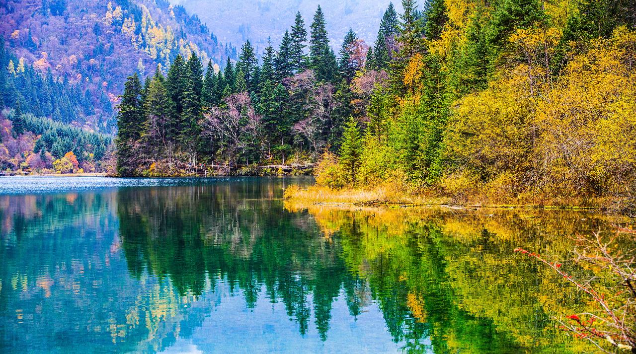 1280x713 Tourists flock to SW China's Jiuzhaigou Valley during May Day holiday