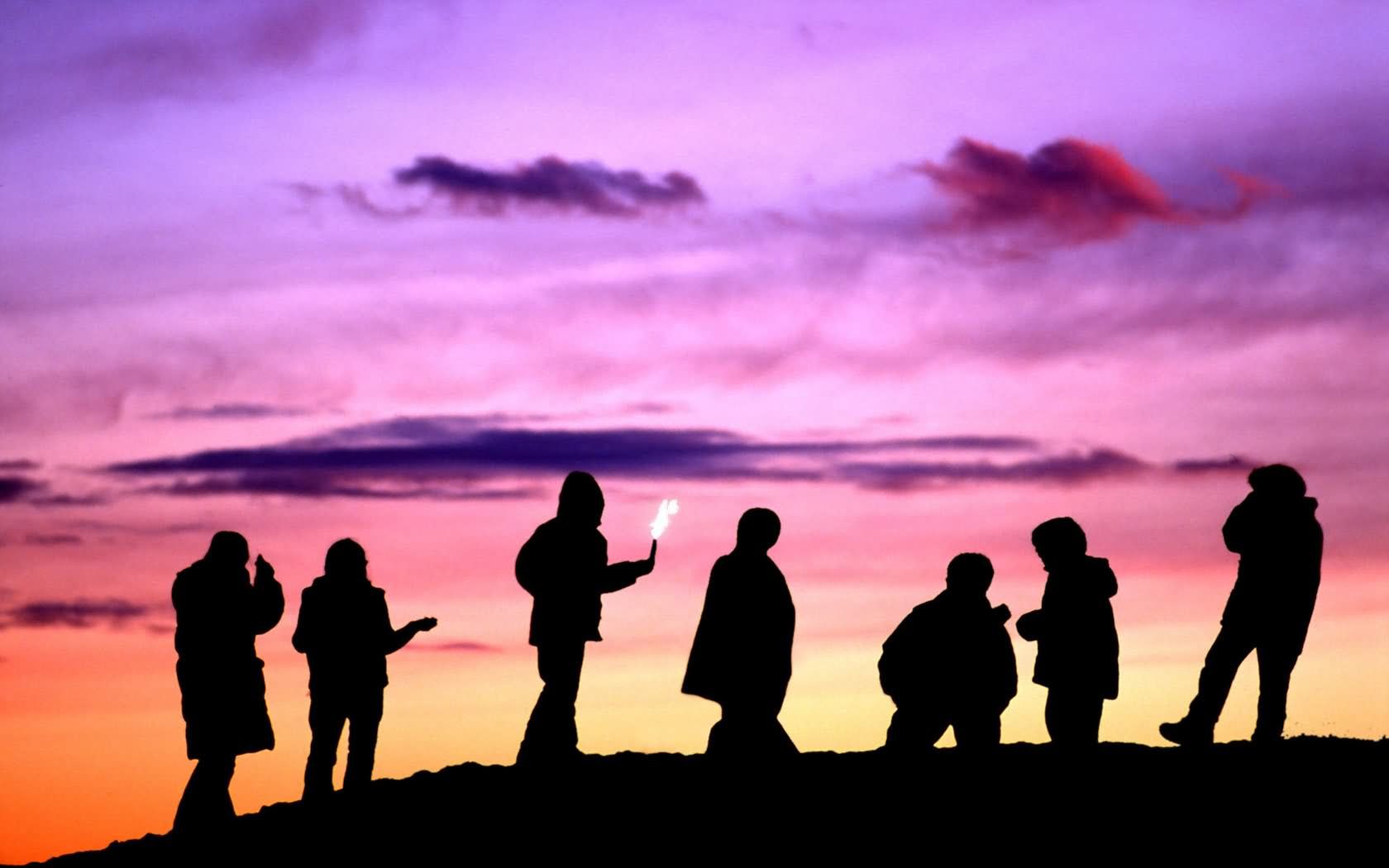 1680x1050 Group Of Friends Wallpaper