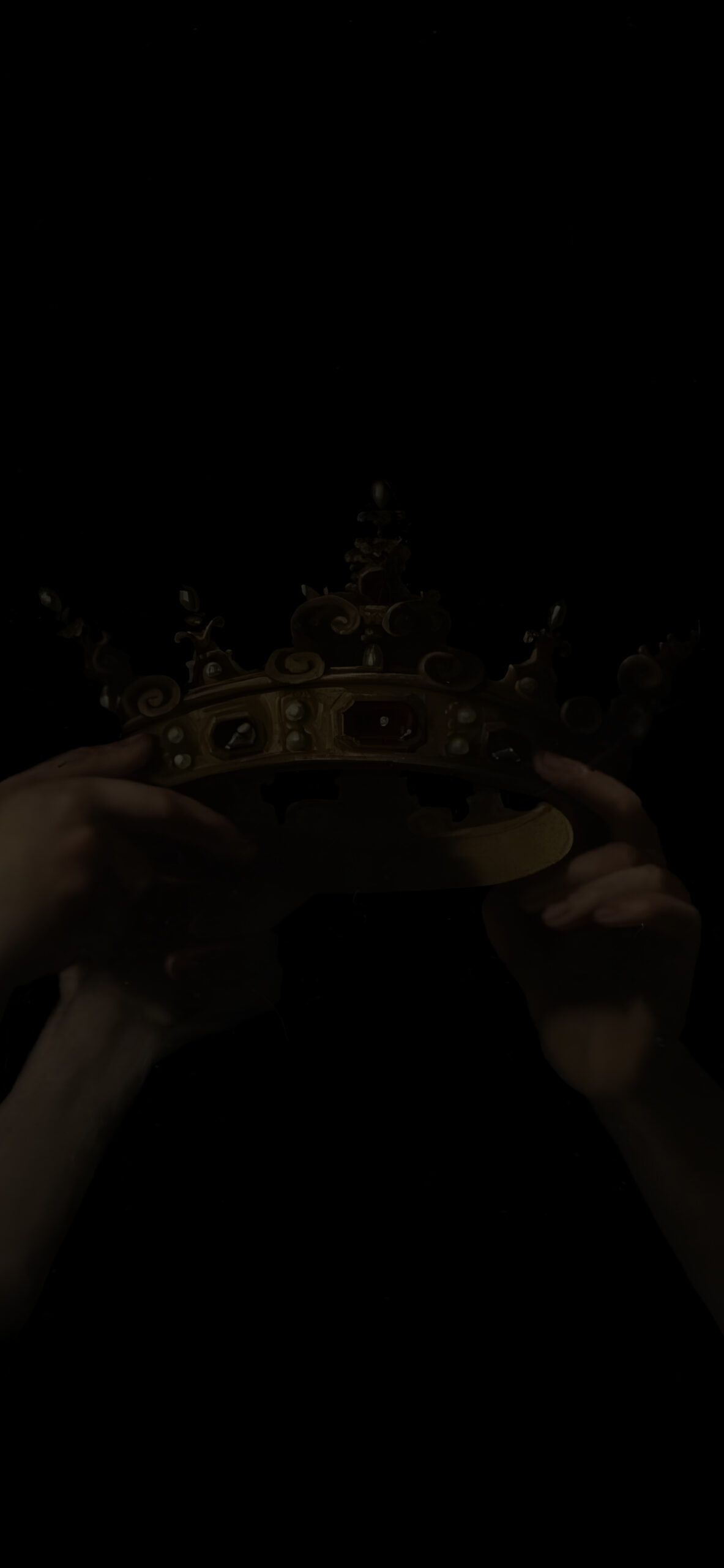 1183x2560 Elegant Crown Dark Aesthetic Wallpaper Art Wallpaper