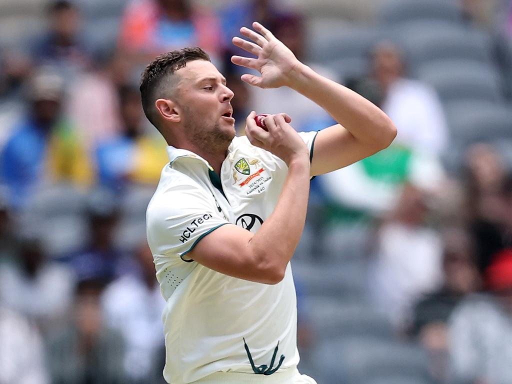 1024x768 Josh Hazlewood out of Australian team for 2nd Test against India