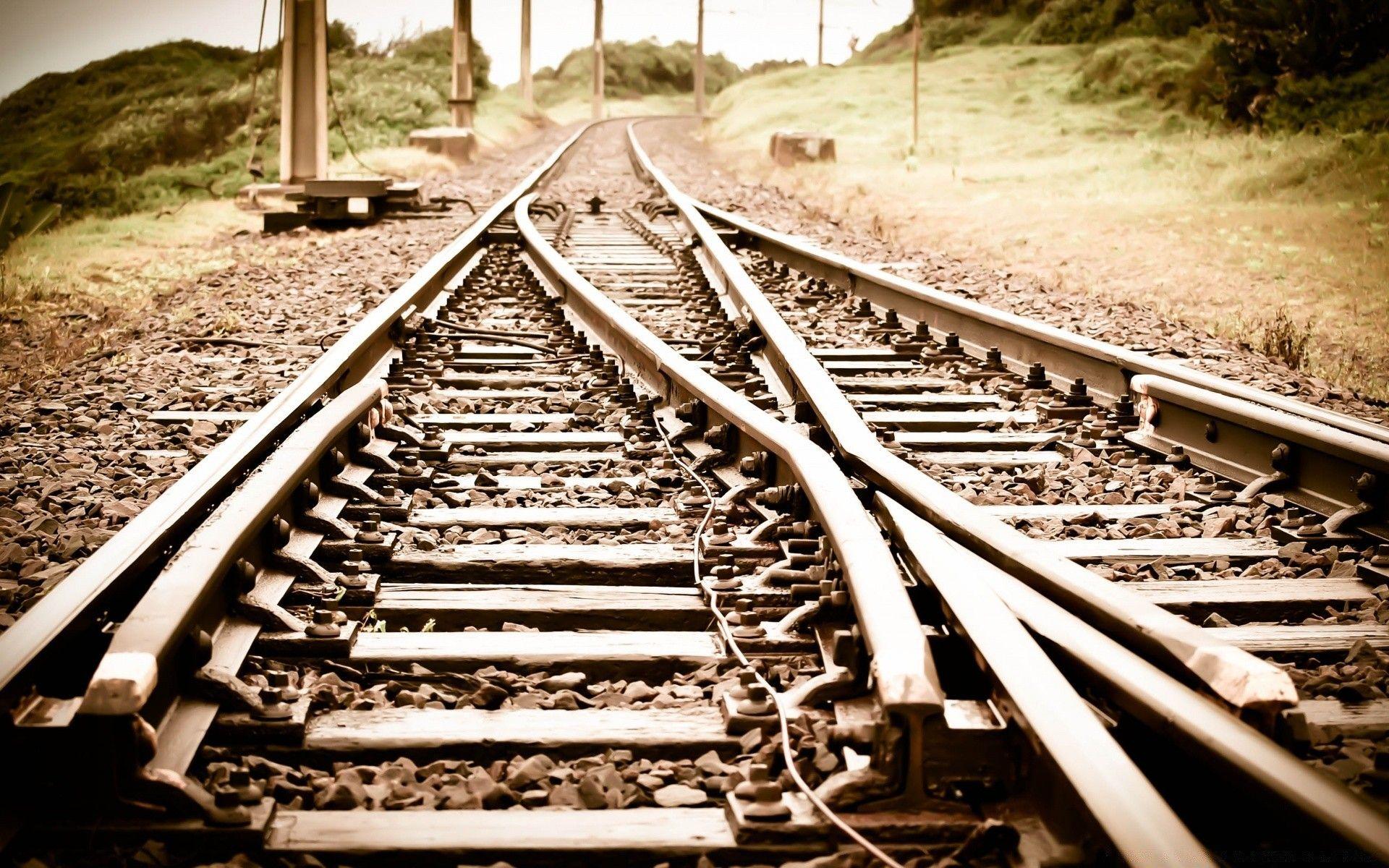 1920x1200 Train Tracks