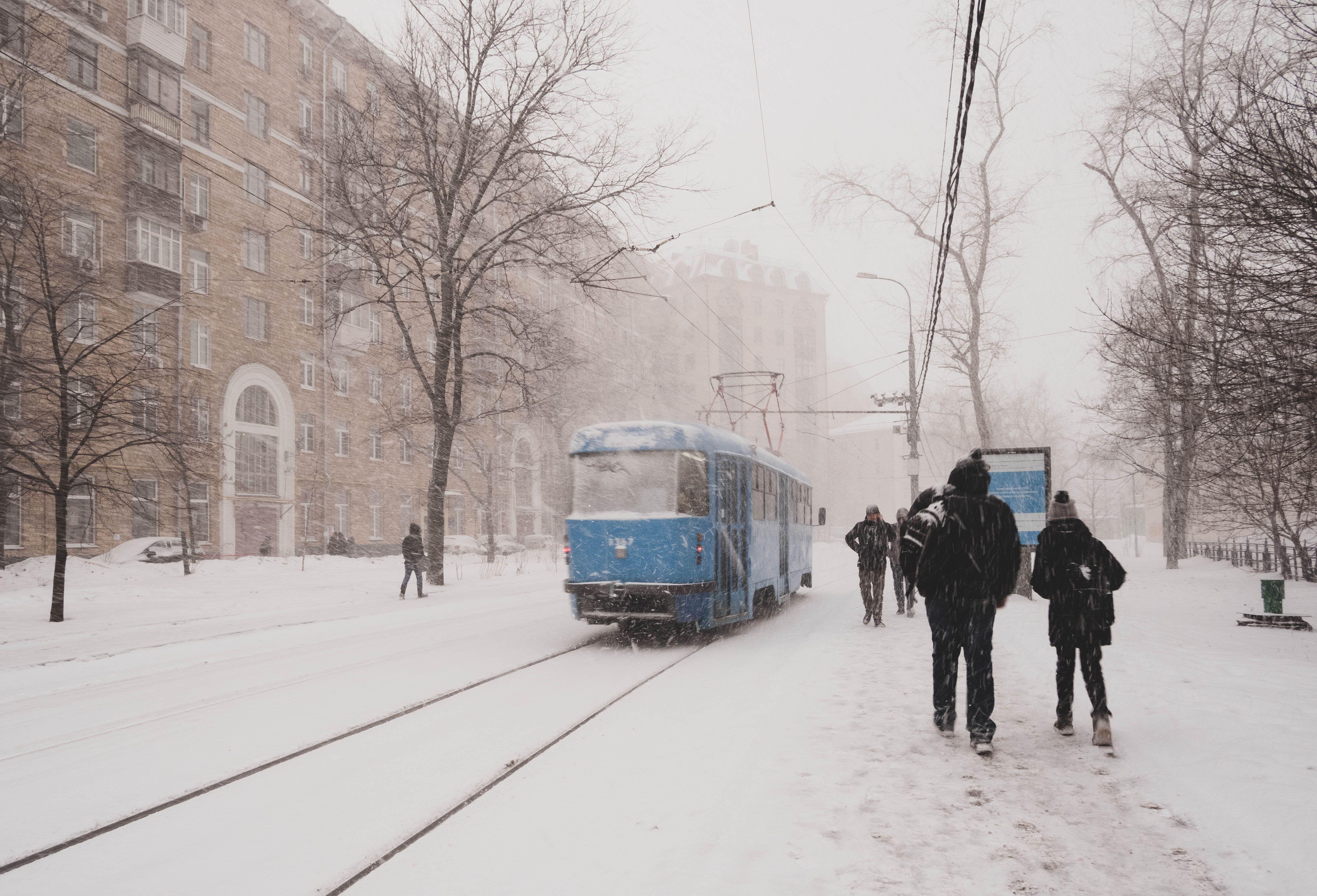 5240x3564 Winter Train Picture. Download Free Image