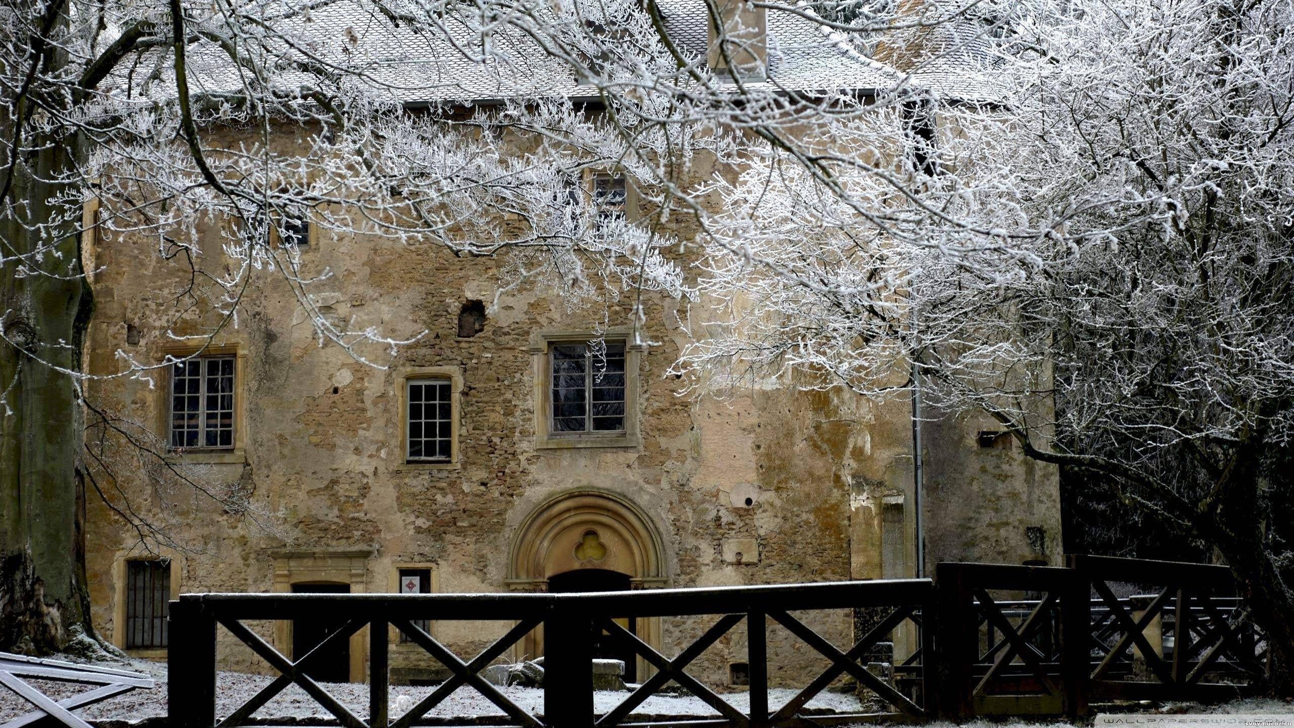 2560x1440 Old House, Winter Ultra HD Desktop Background Wallpaper for 4K UHD