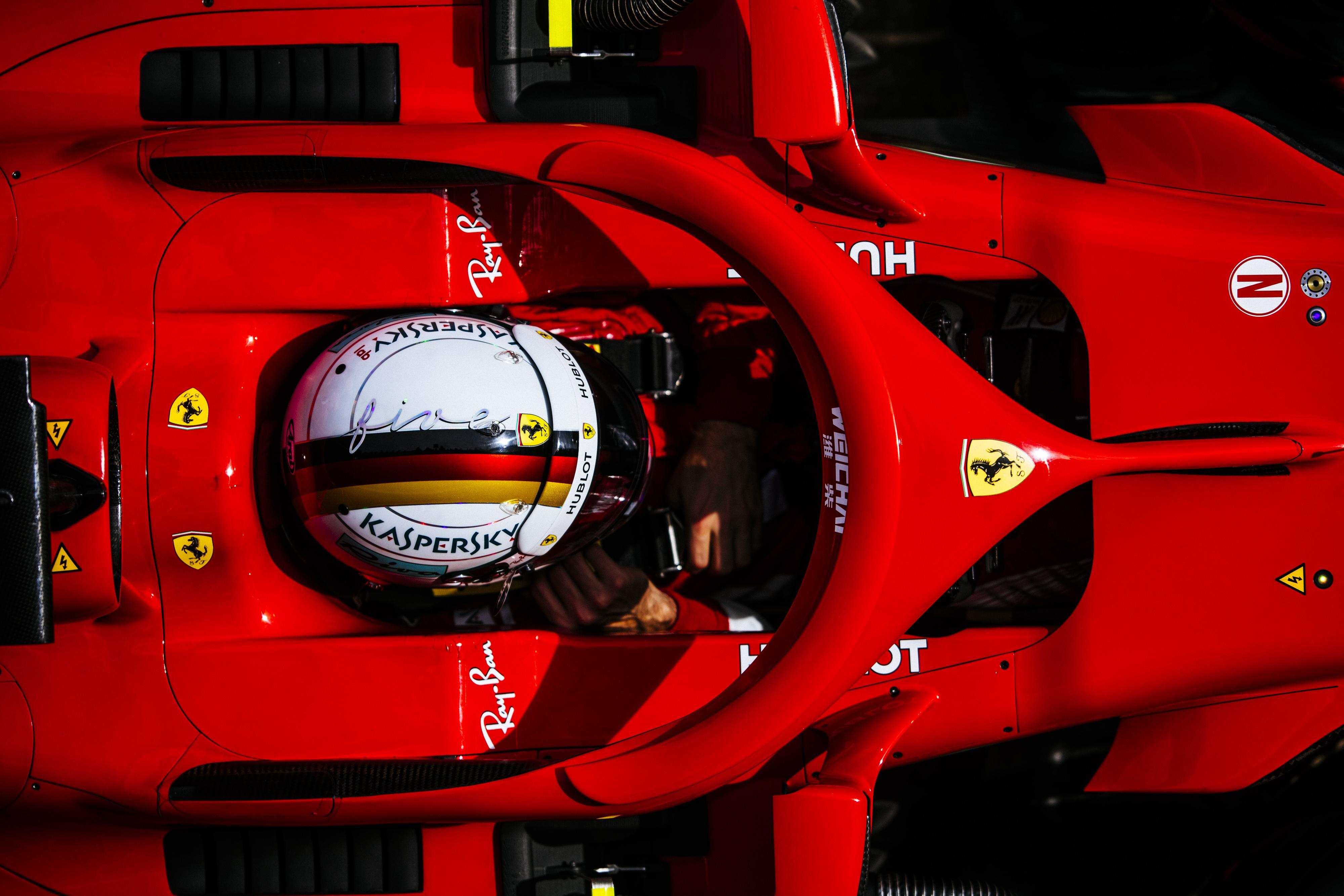Spark 1:5 Sebastian Vettel #5 Scuderia Ferrari 3rd Türkiye GP Formula 1 2020 Helmet Editions MW8ALA0077 model car MW8ALA0077 HELFE77 9580006042774