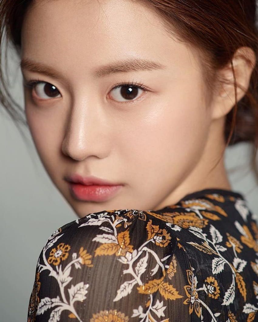 850x1063 Go Yoon Jung HD phone wallpaper