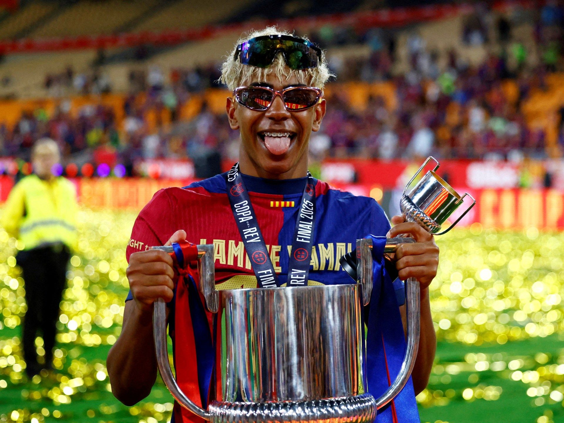 1920x1440 Lamine Yamal signs Barcelona contract extension