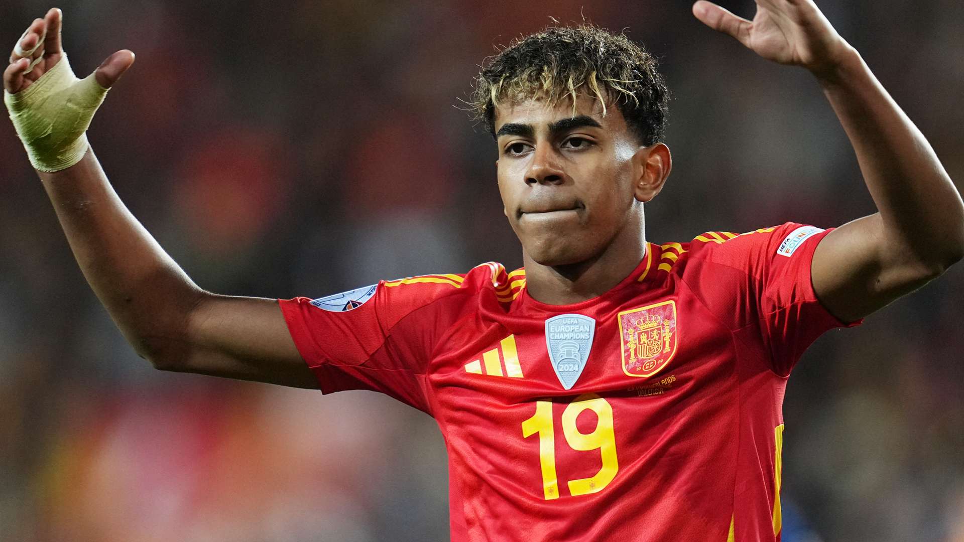 1920x1080 Lamine Yamal told 'not to worry about a former player who's a bit too fat' as Rafael van der Vaart reminds Spain & Barcelona wonderkid 'the world doesn't revolve around you'