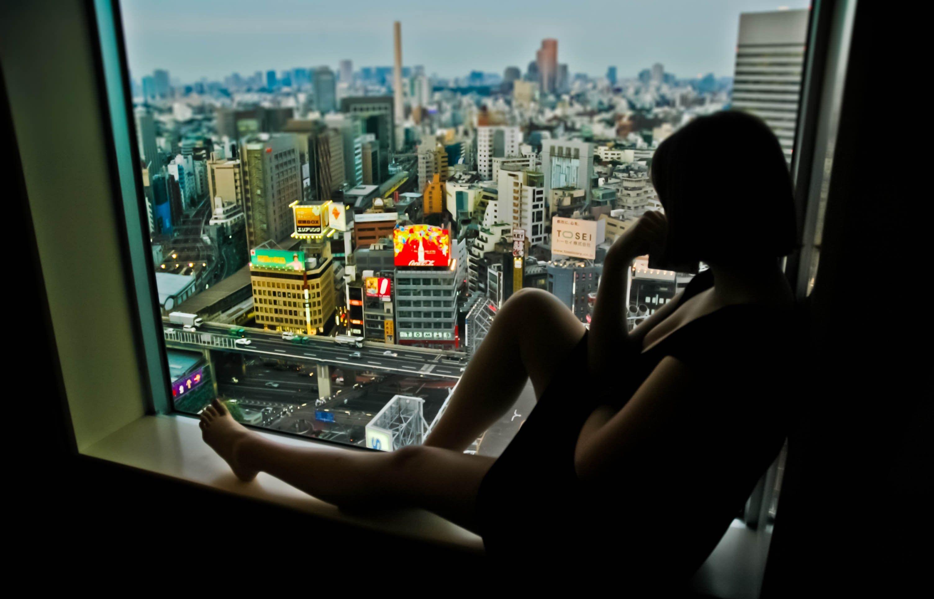 3008x1931 silhouette, #cityscape, #window sill, #Tokyo, #Lost in Translation