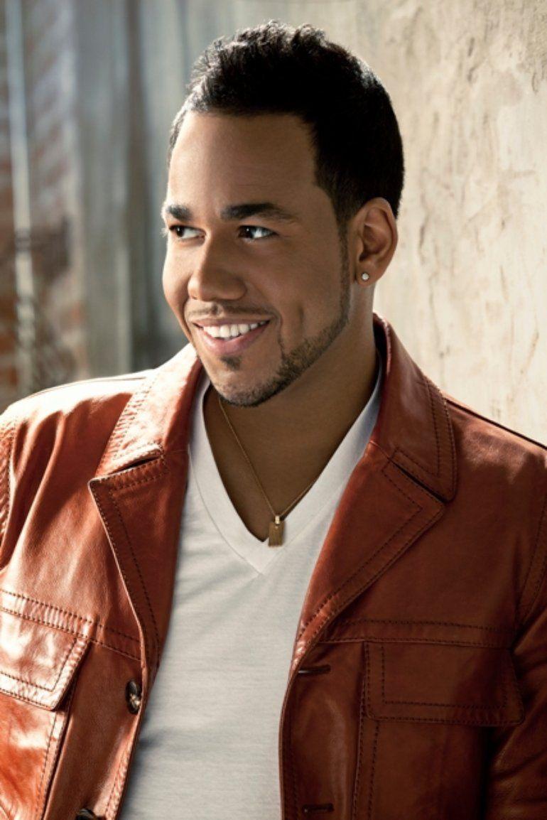 770x1154 Romeo Santos Photo (19 of 35)