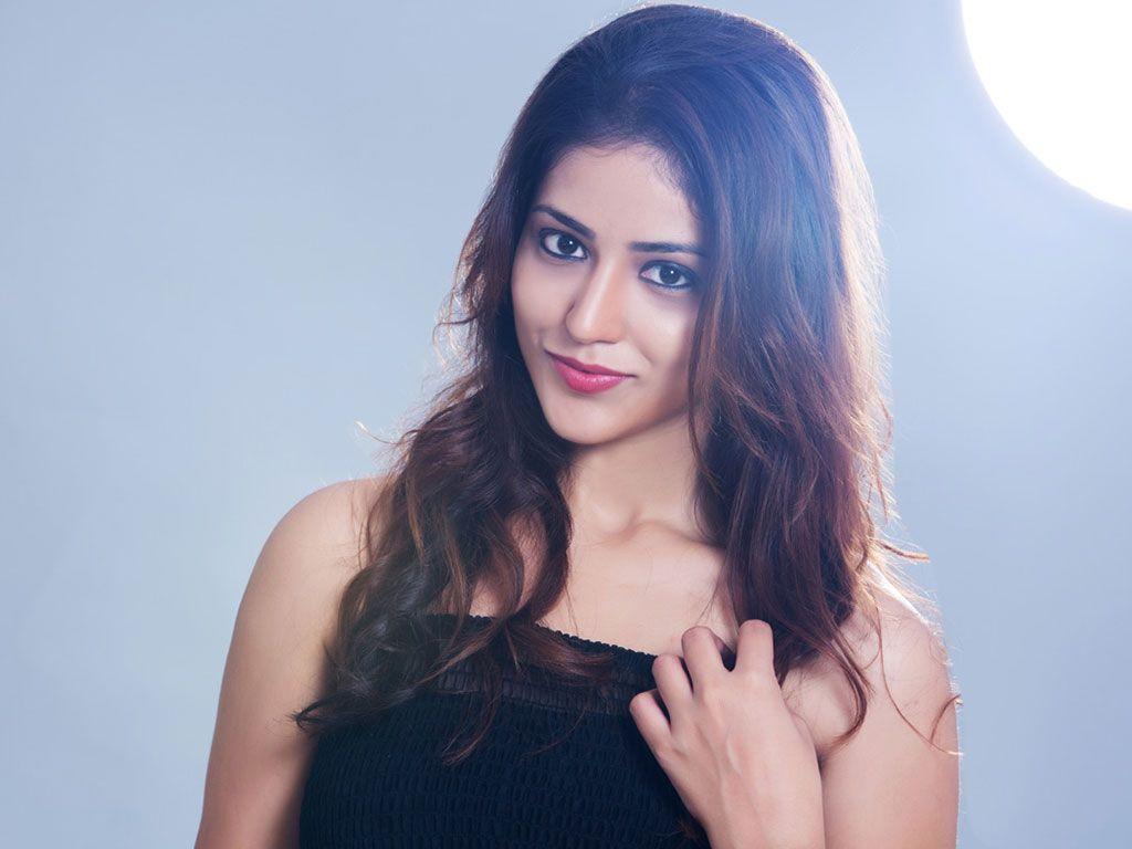 1024x768 Priyanka Jawalkar Wallpaper